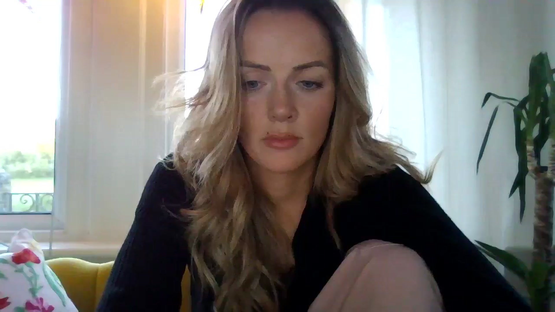 Gallery image thumbnail from Courtney's myfreecams stream on, 04/21/2024, 19:06 image 14 of 20