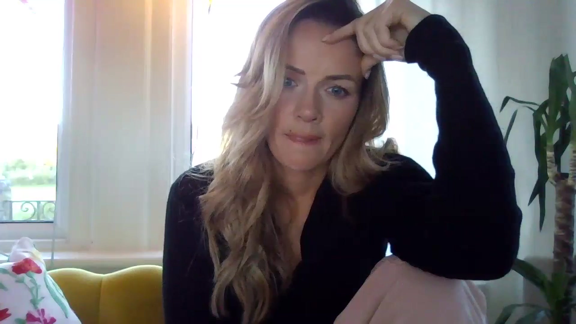 Gallery image thumbnail from Courtney's myfreecams stream on, 04/21/2024, 19:06 image 12 of 20