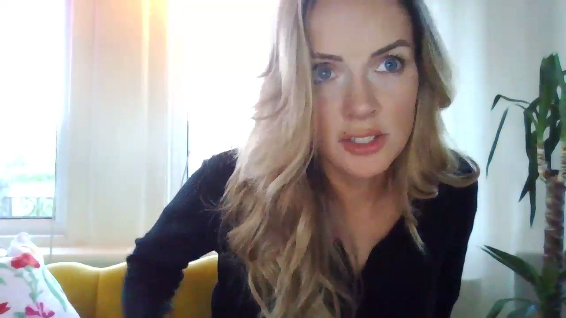 Gallery image thumbnail from Courtney's myfreecams stream on, 04/21/2024, 19:06 image 15 of 20