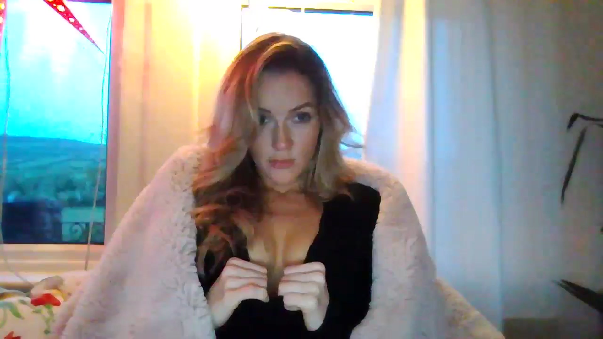 Gallery image thumbnail from Courtney's myfreecams stream on, 04/21/2024, 19:52 image 8 of 20