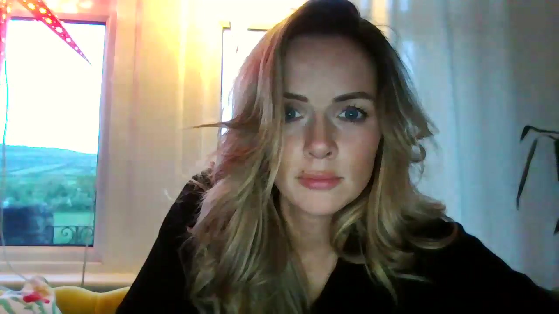 Gallery image thumbnail from Courtney's myfreecams stream on, 04/21/2024, 19:52 image 2 of 20
