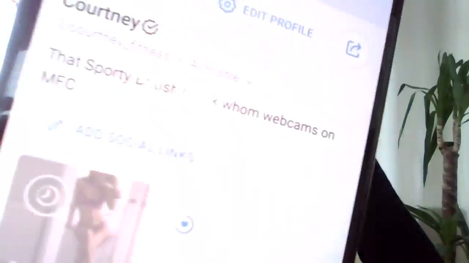 Gallery image thumbnail from Courtney's myfreecams stream on, 04/23/2024, 14:22 image 17 of 20