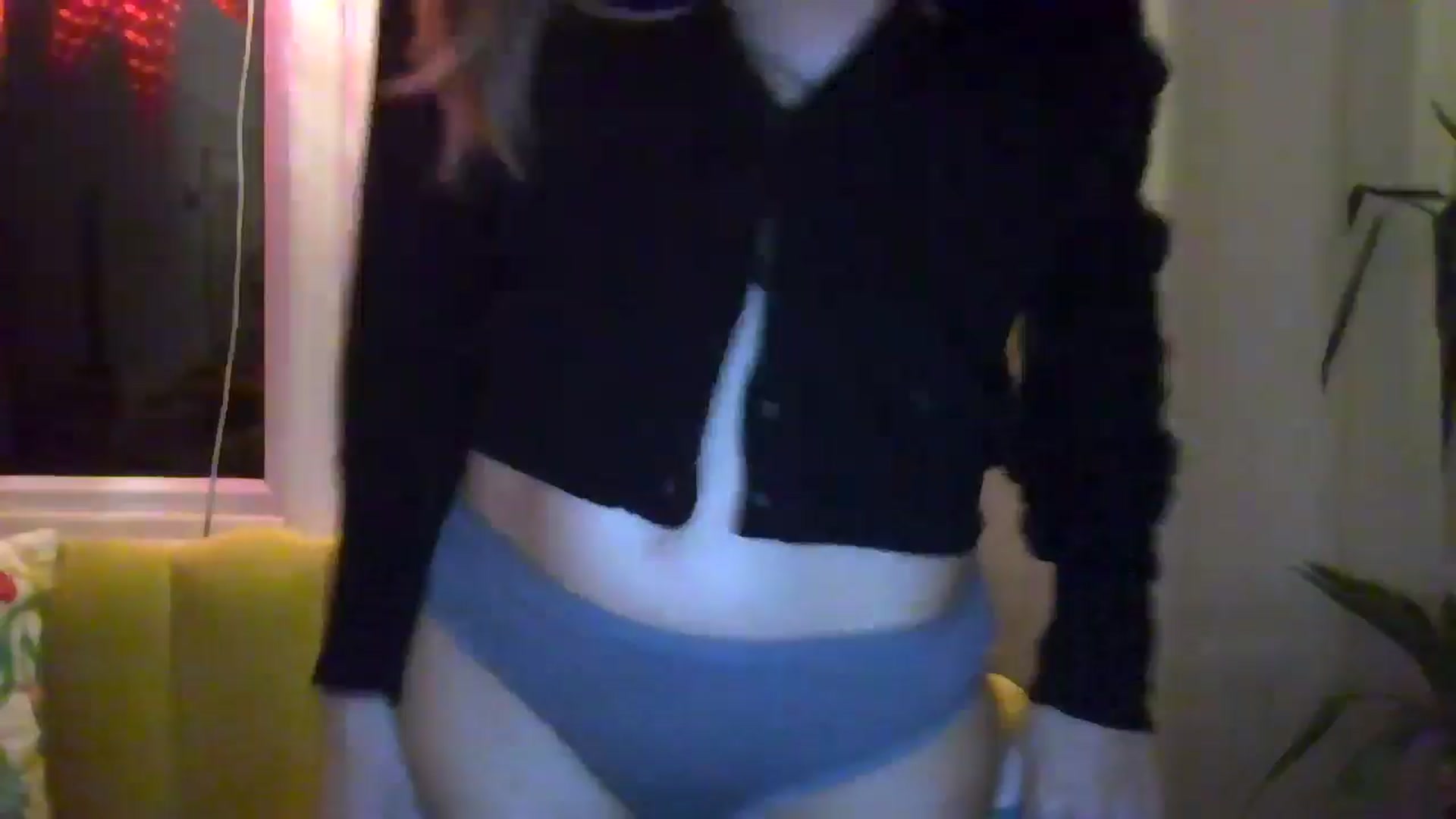 Gallery image thumbnail from Courtney's myfreecams stream on, 04/28/2024, 23:08 image 8 of 20