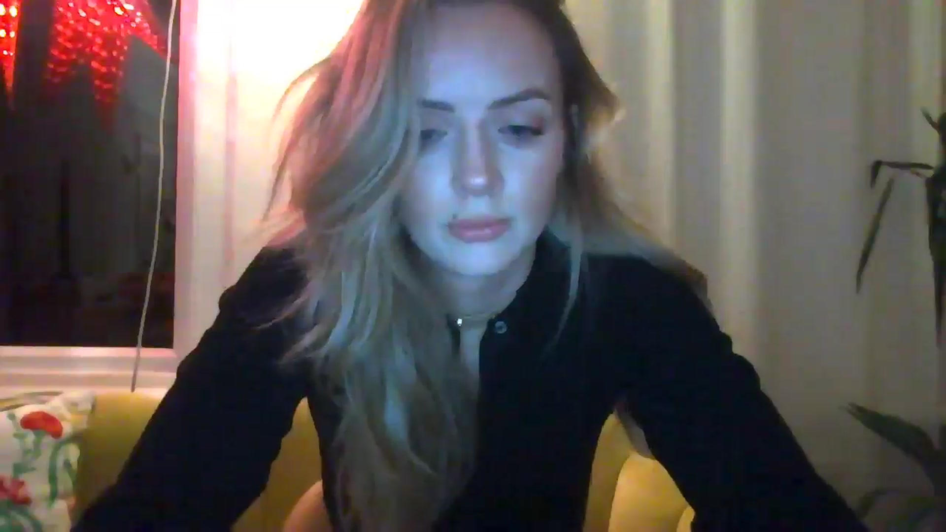 Gallery image thumbnail from Courtney's myfreecams stream on, 04/28/2024, 23:08 image 4 of 20