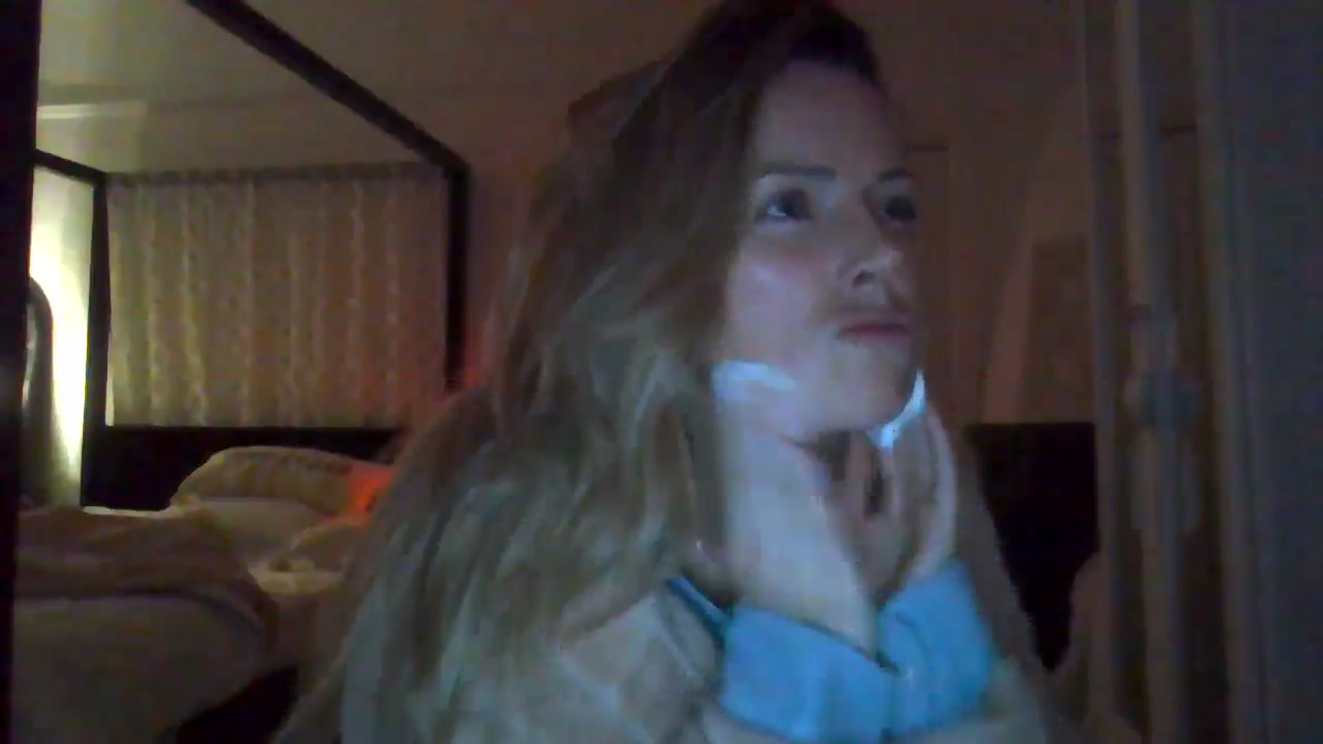 Gallery image thumbnail from Courtney's myfreecams stream on, 04/28/2024, 23:29 image 18 of 20