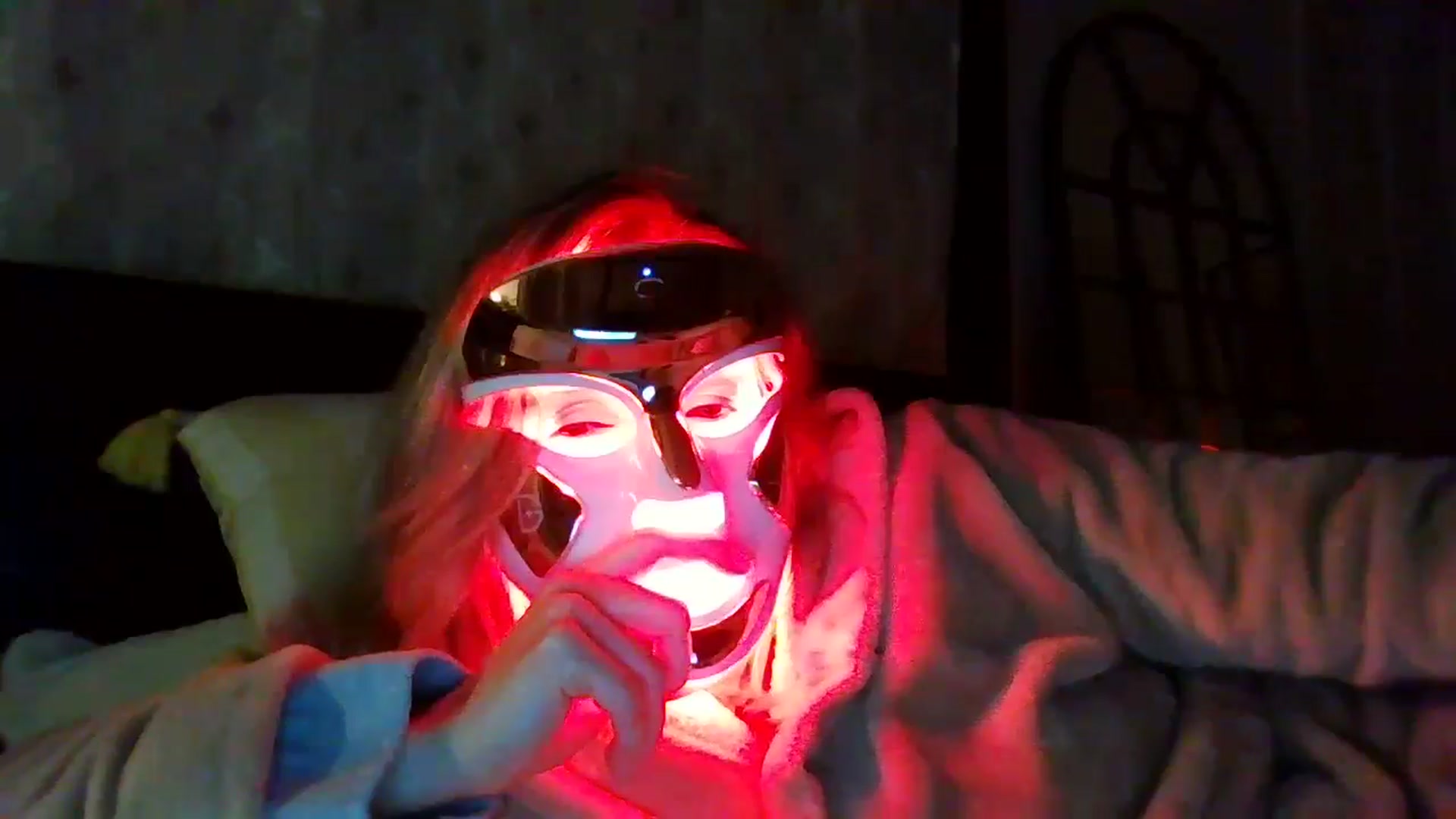 Gallery image thumbnail from Courtney's myfreecams stream on, 04/28/2024, 23:29 image 12 of 20