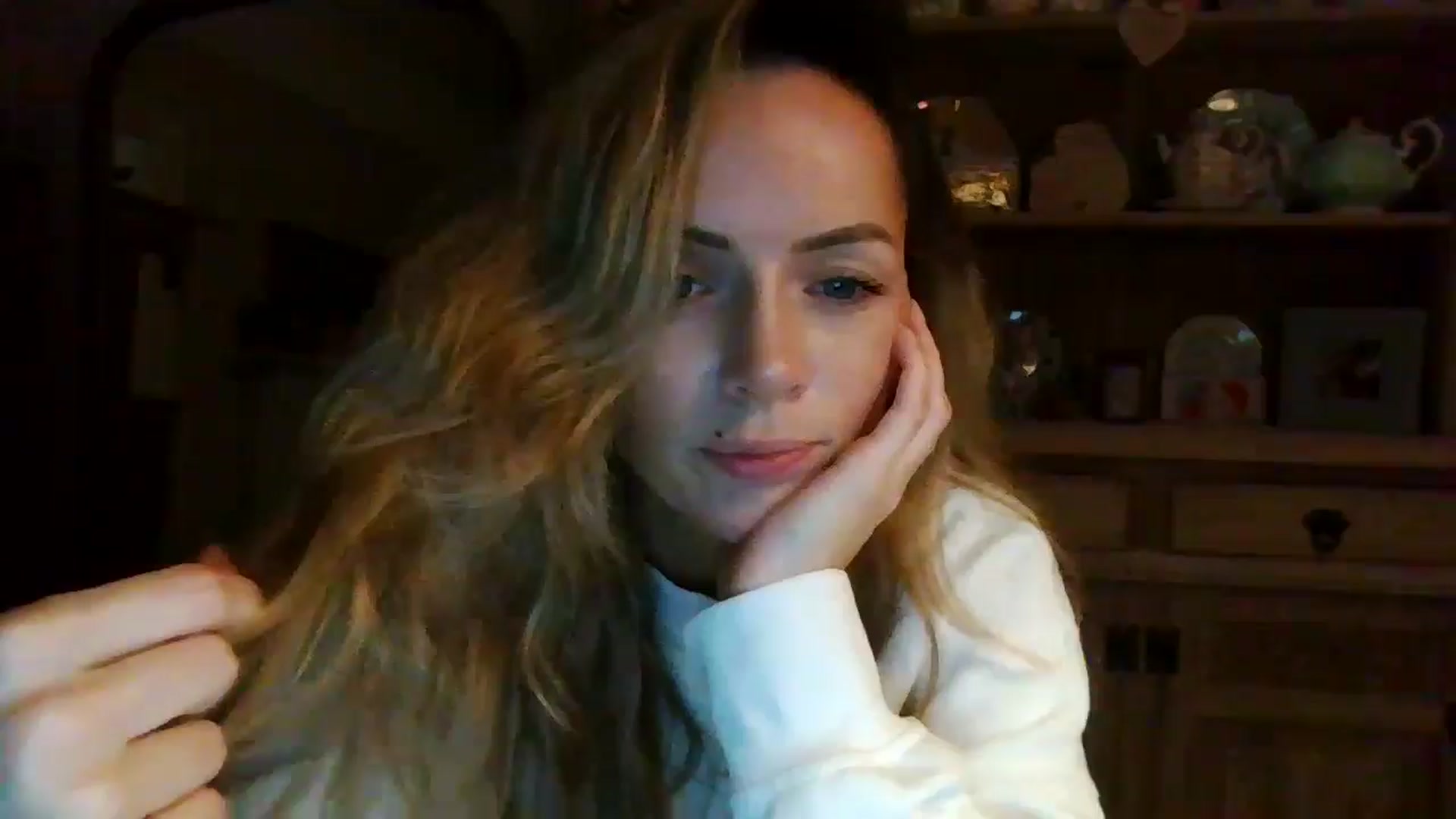 Gallery image thumbnail from Courtney's myfreecams stream on, 04/29/2024, 23:19 image 11 of 20