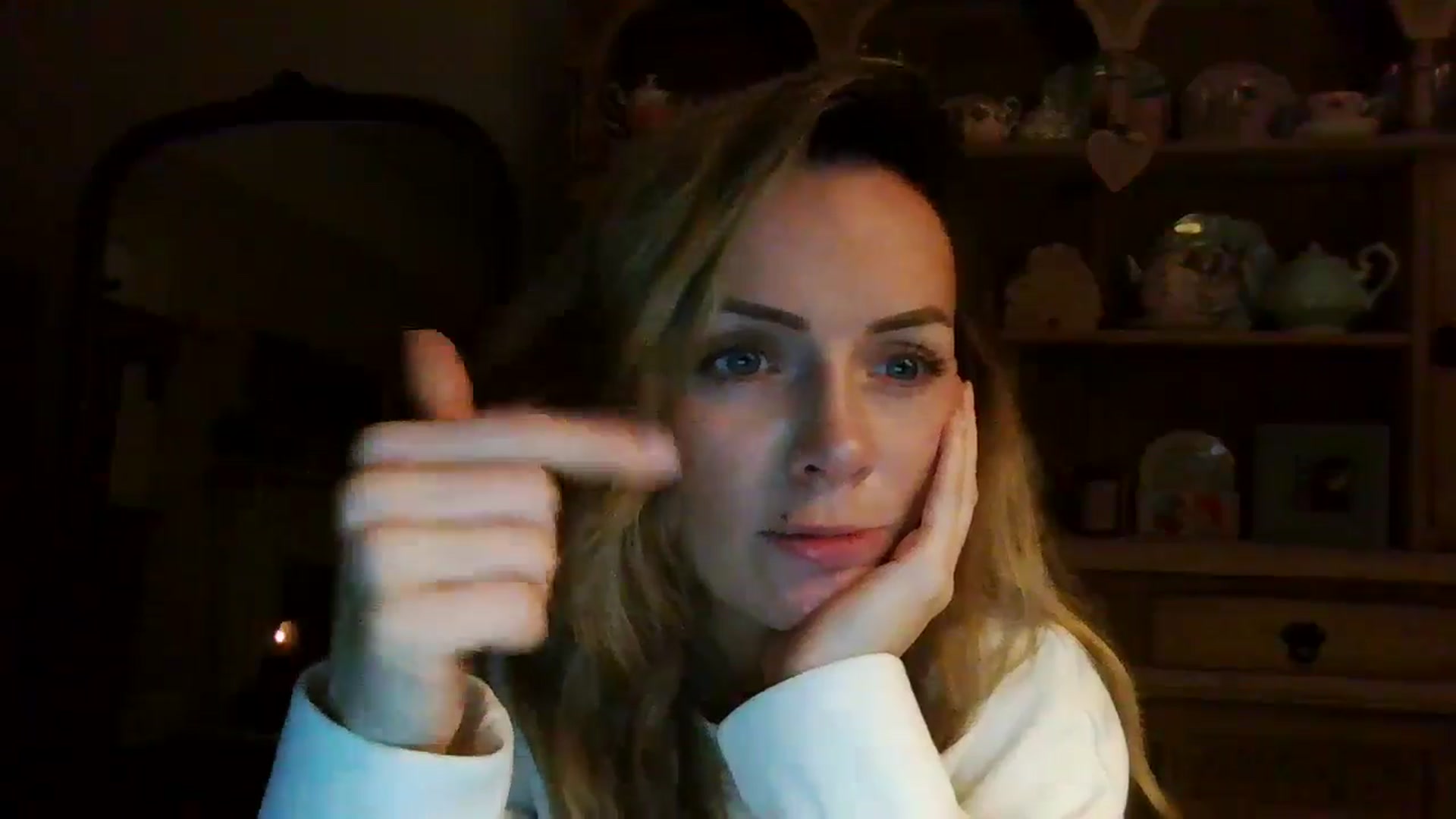 Gallery image thumbnail from Courtney's myfreecams stream on, 04/29/2024, 23:19 image 3 of 20