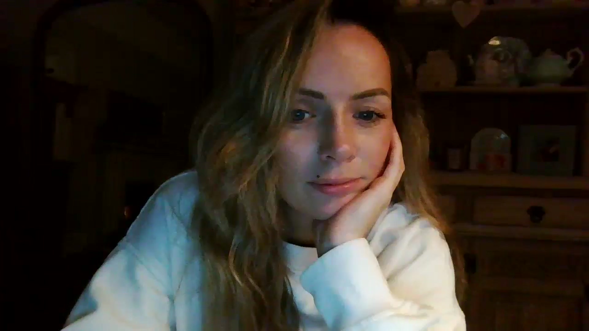 Gallery image thumbnail from Courtney's myfreecams stream on, 04/29/2024, 23:19 image 13 of 20