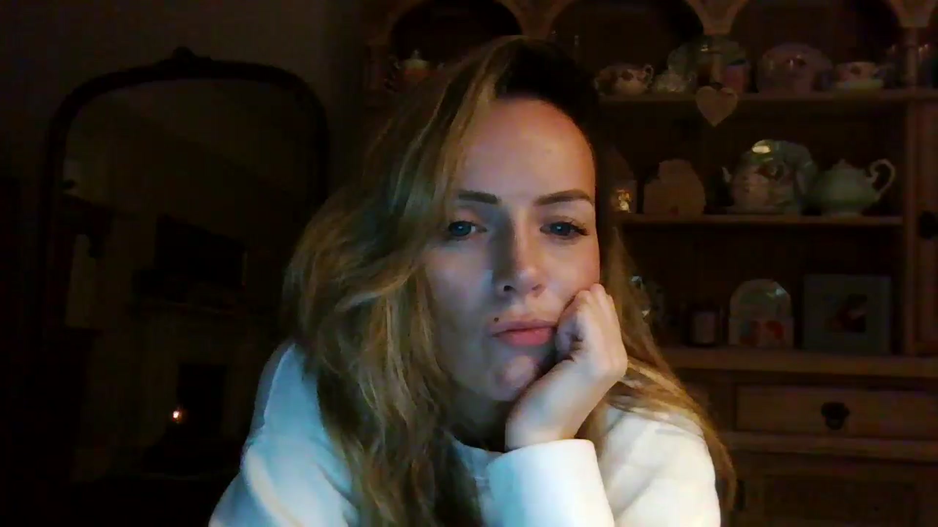 Gallery image thumbnail from Courtney's myfreecams stream on, 04/29/2024, 23:19 image 6 of 20