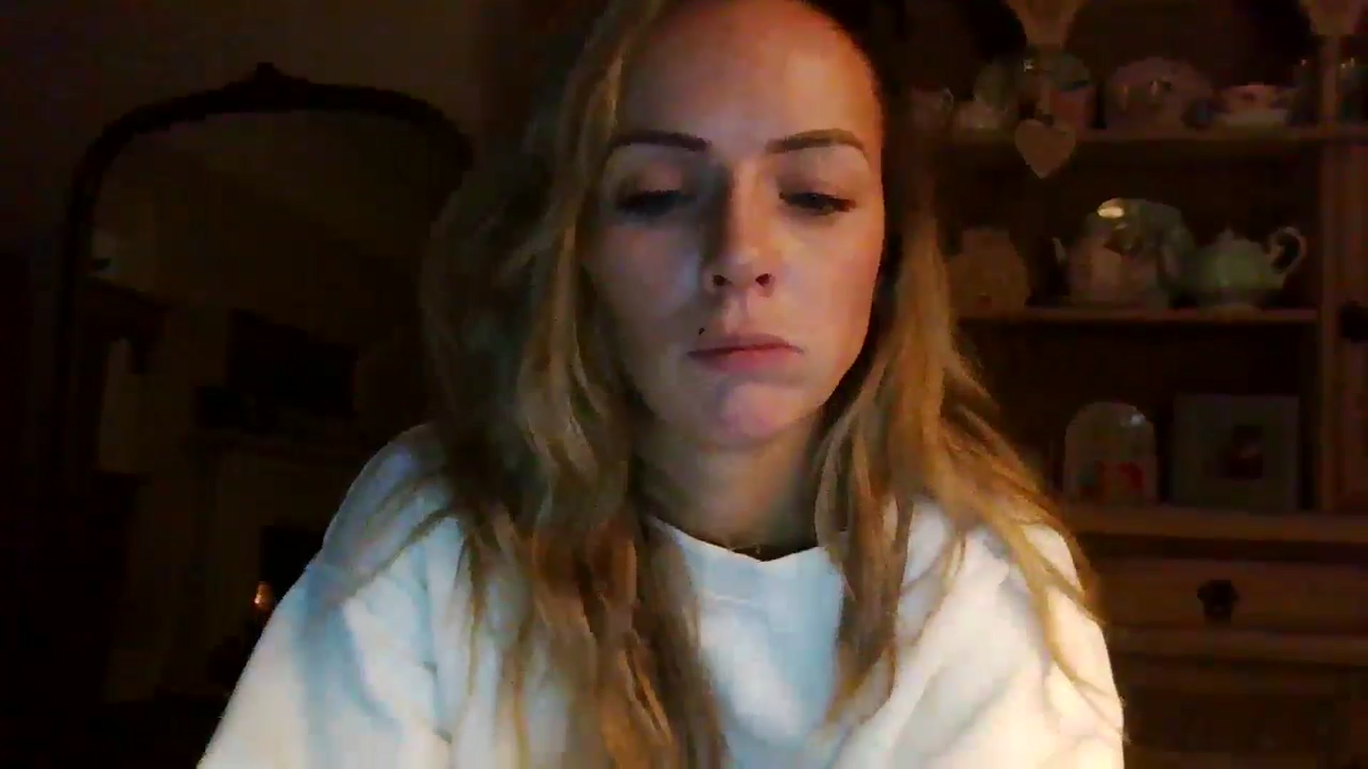Gallery image thumbnail from Courtney's myfreecams stream on, 04/29/2024, 23:19 image 5 of 20