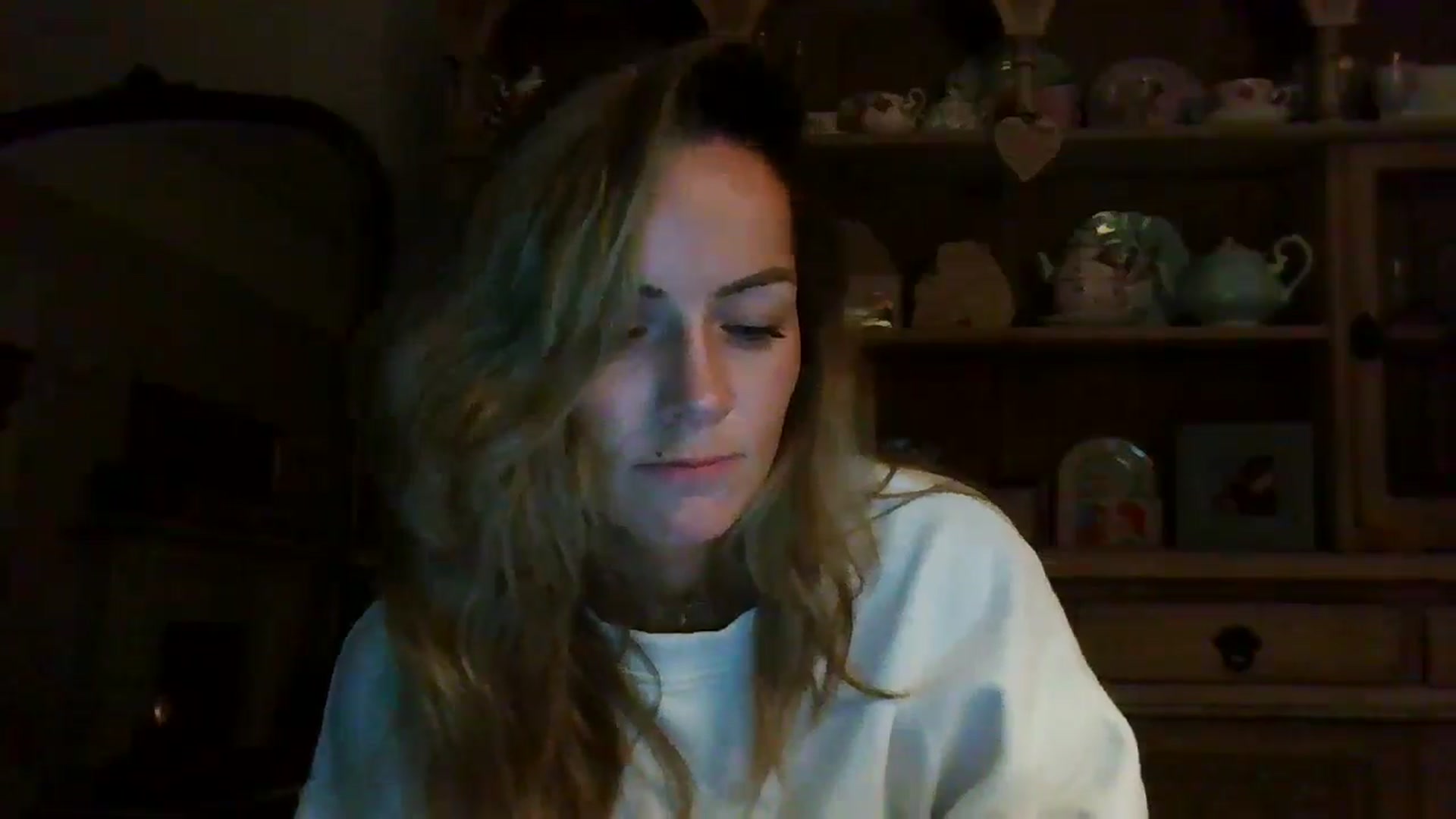 Gallery image thumbnail from Courtney's myfreecams stream on, 04/29/2024, 23:19 image 17 of 20