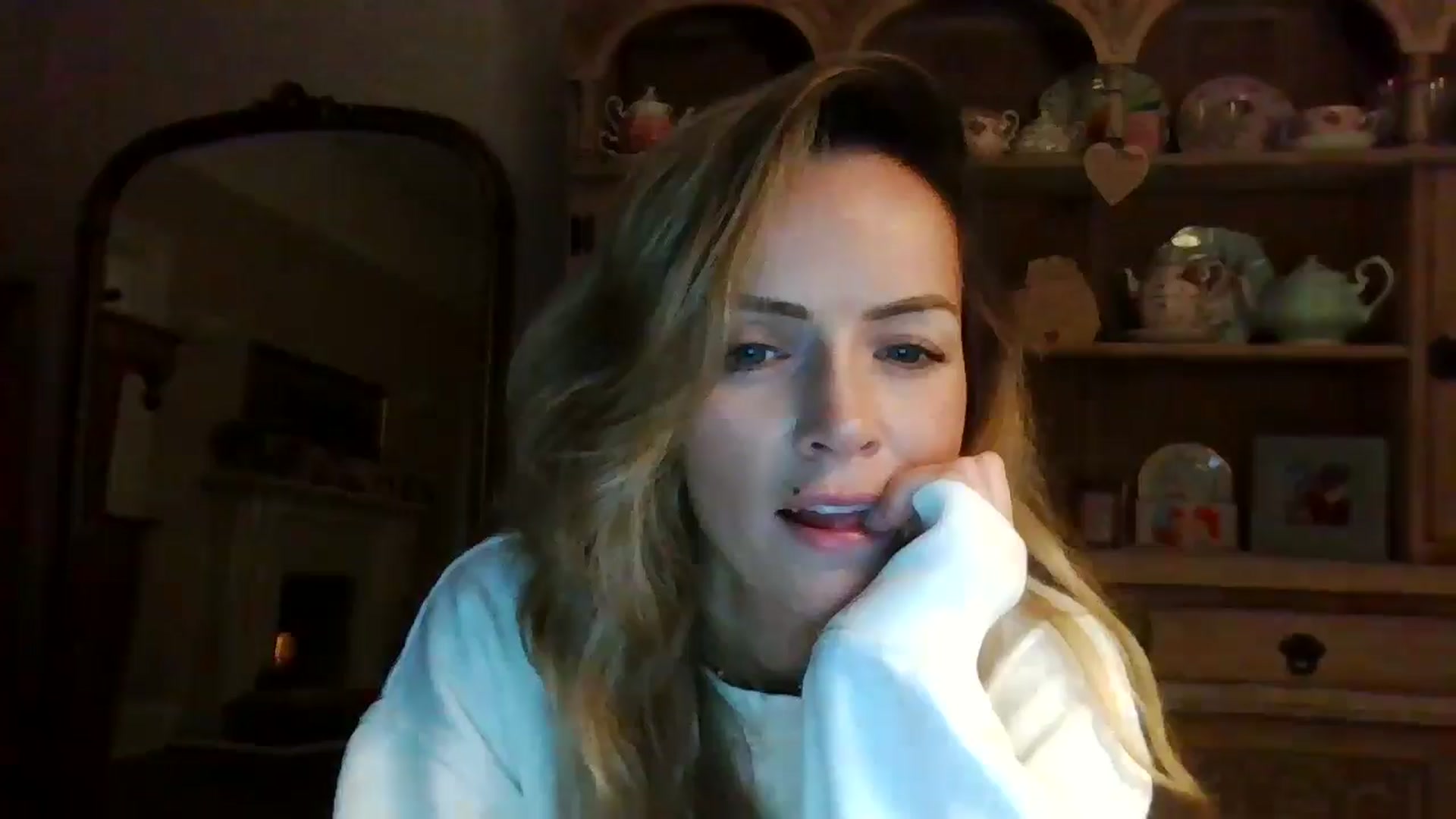 Gallery image thumbnail from Courtney's myfreecams stream on, 04/29/2024, 23:19 image 1 of 20