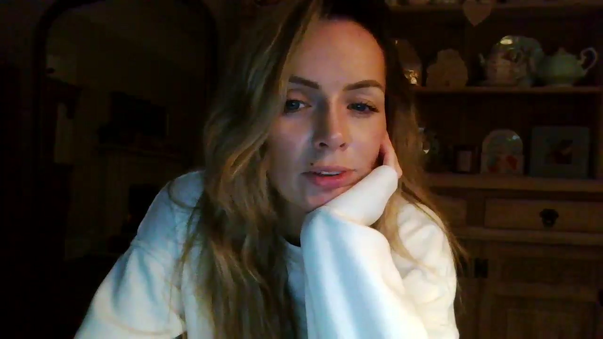 Gallery image thumbnail from Courtney's myfreecams stream on, 04/29/2024, 23:19 image 9 of 20