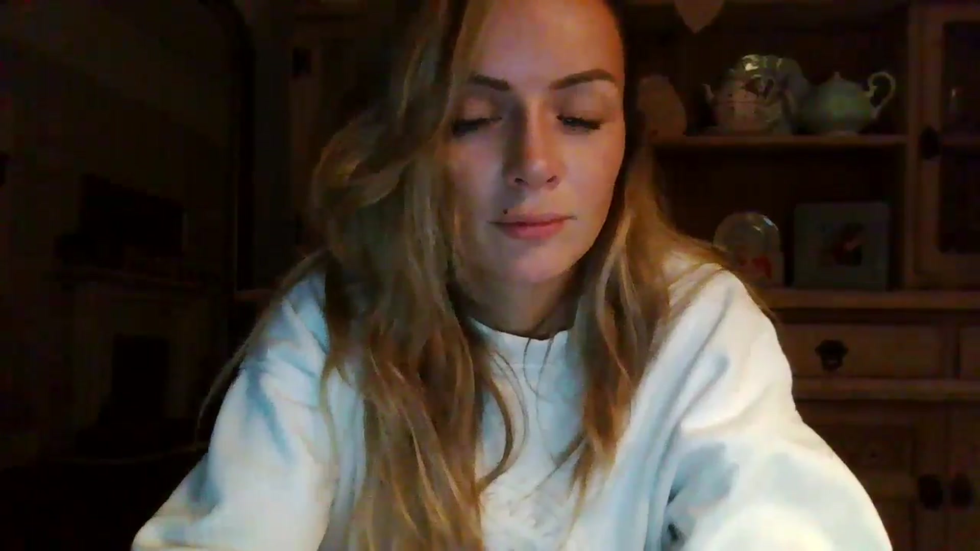 Gallery image thumbnail from Courtney's myfreecams stream on, 04/29/2024, 23:42 image 4 of 20