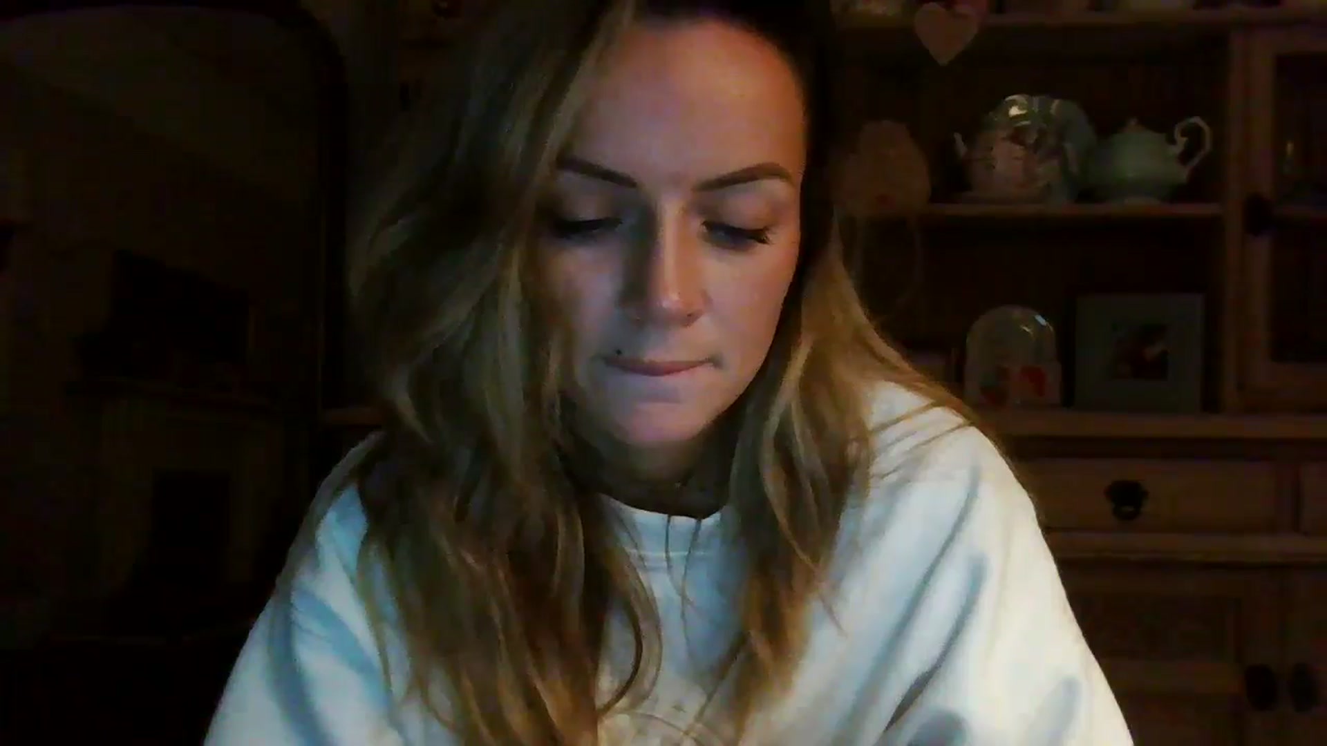 Gallery image thumbnail from Courtney's myfreecams stream on, 04/29/2024, 23:42 image 7 of 20