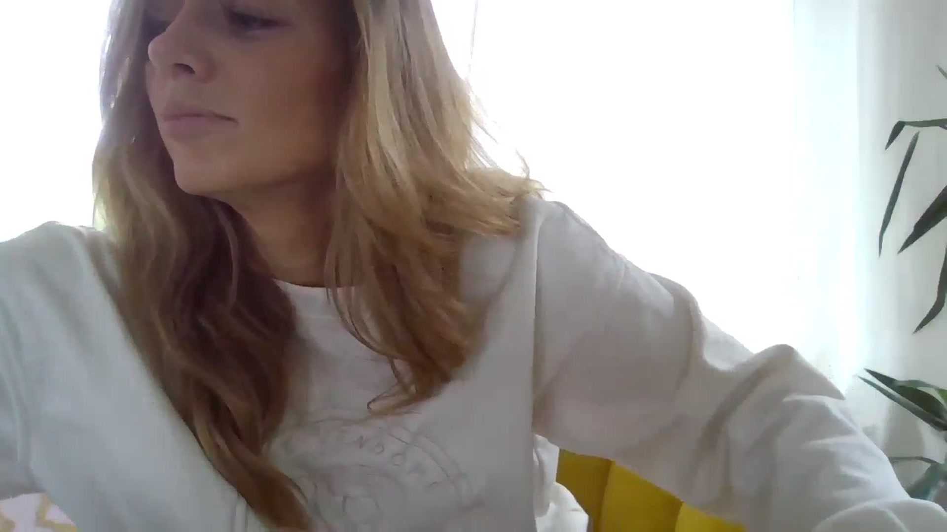 Gallery image thumbnail from Courtney's myfreecams stream on, 05/01/2024, 13:12 image 6 of 20