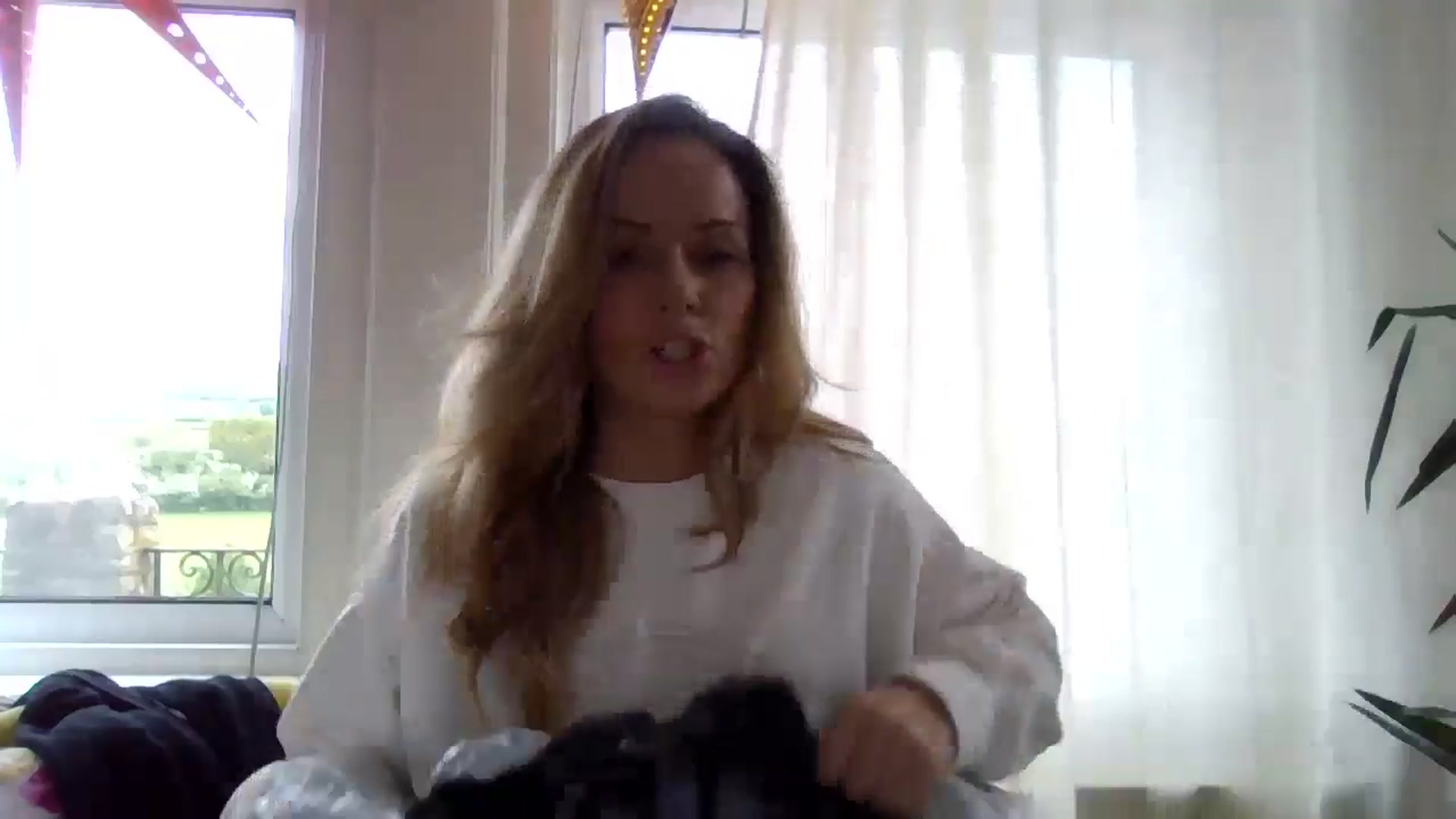 Gallery image thumbnail from Courtney's myfreecams stream on, 05/01/2024, 13:12 image 8 of 20