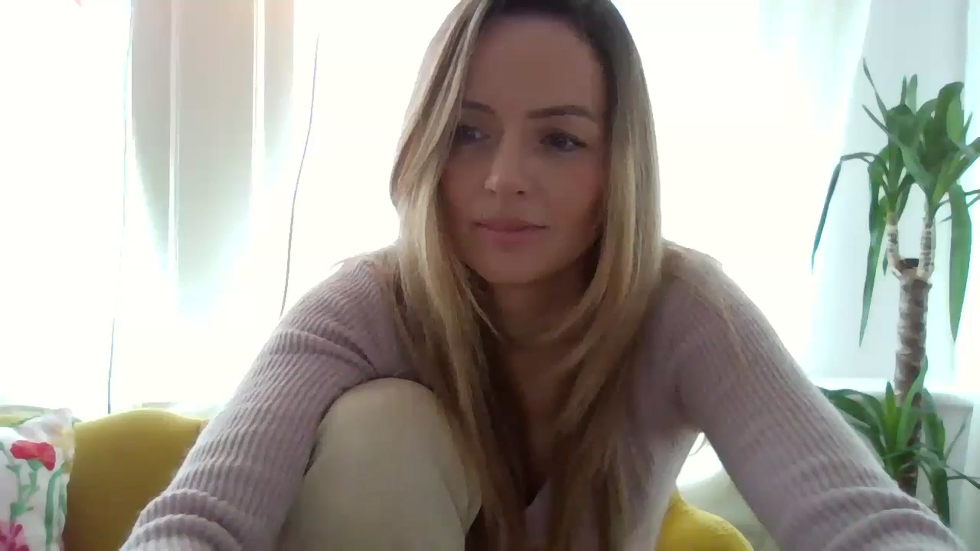 Gallery image thumbnail from Courtney's myfreecams stream on, 05/02/2024, 12:49 image 3 of 20