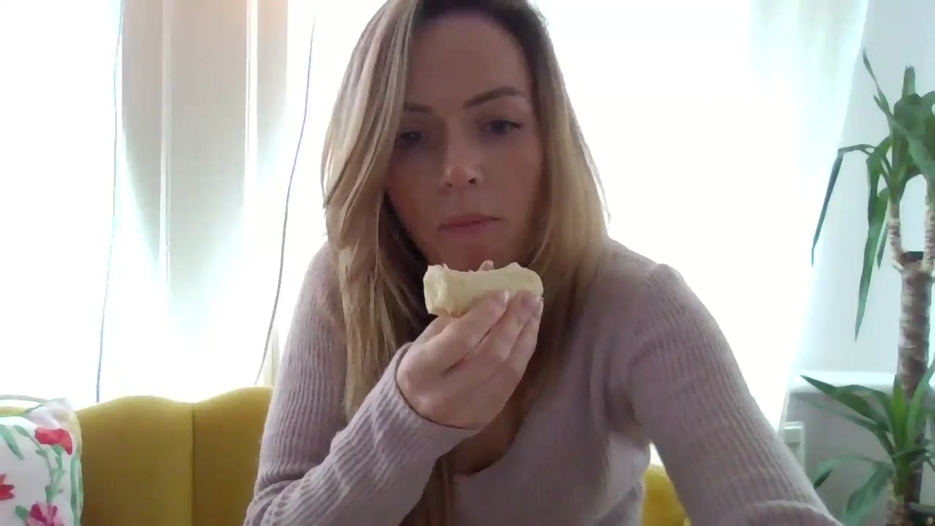 Gallery image thumbnail from Courtney's myfreecams stream on, 05/02/2024, 12:49 image 13 of 20