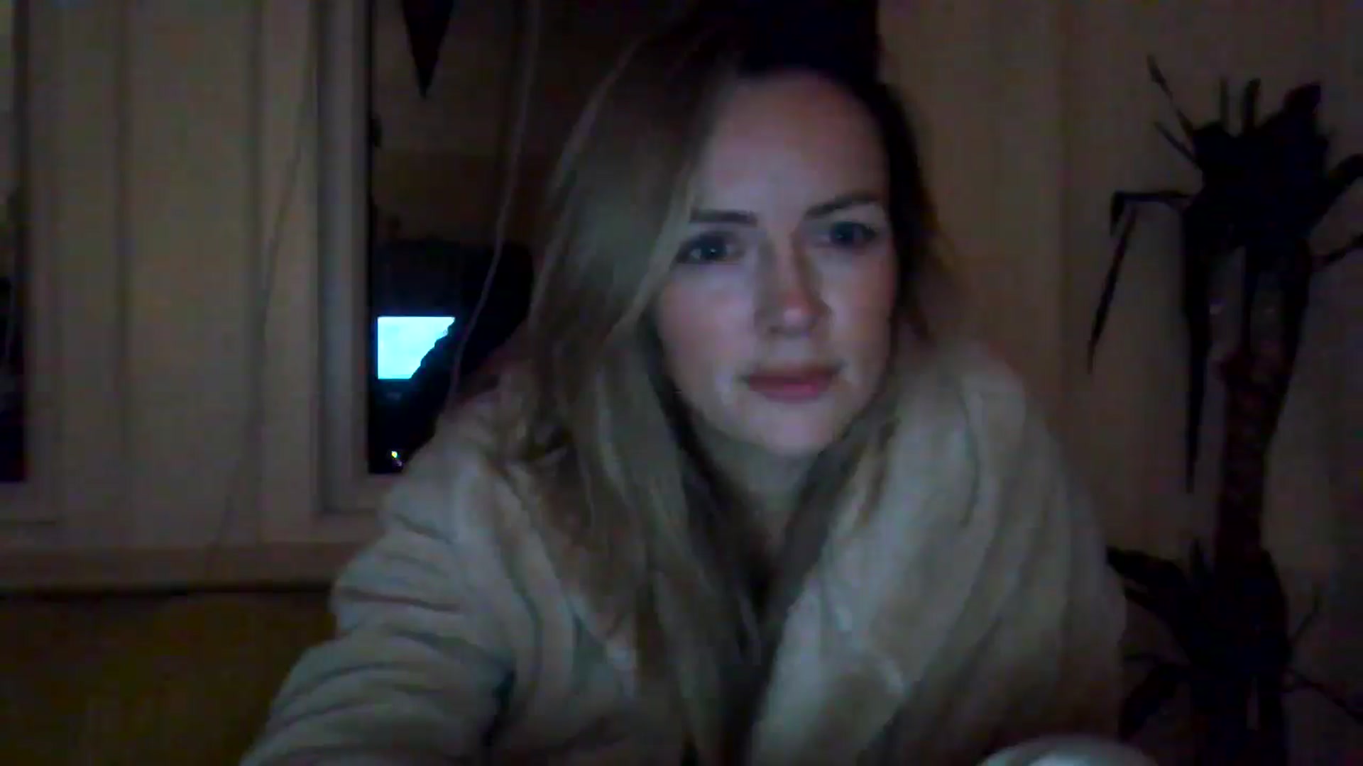 Gallery image thumbnail from Courtney's myfreecams stream on, 05/02/2024, 22:04 image 10 of 20
