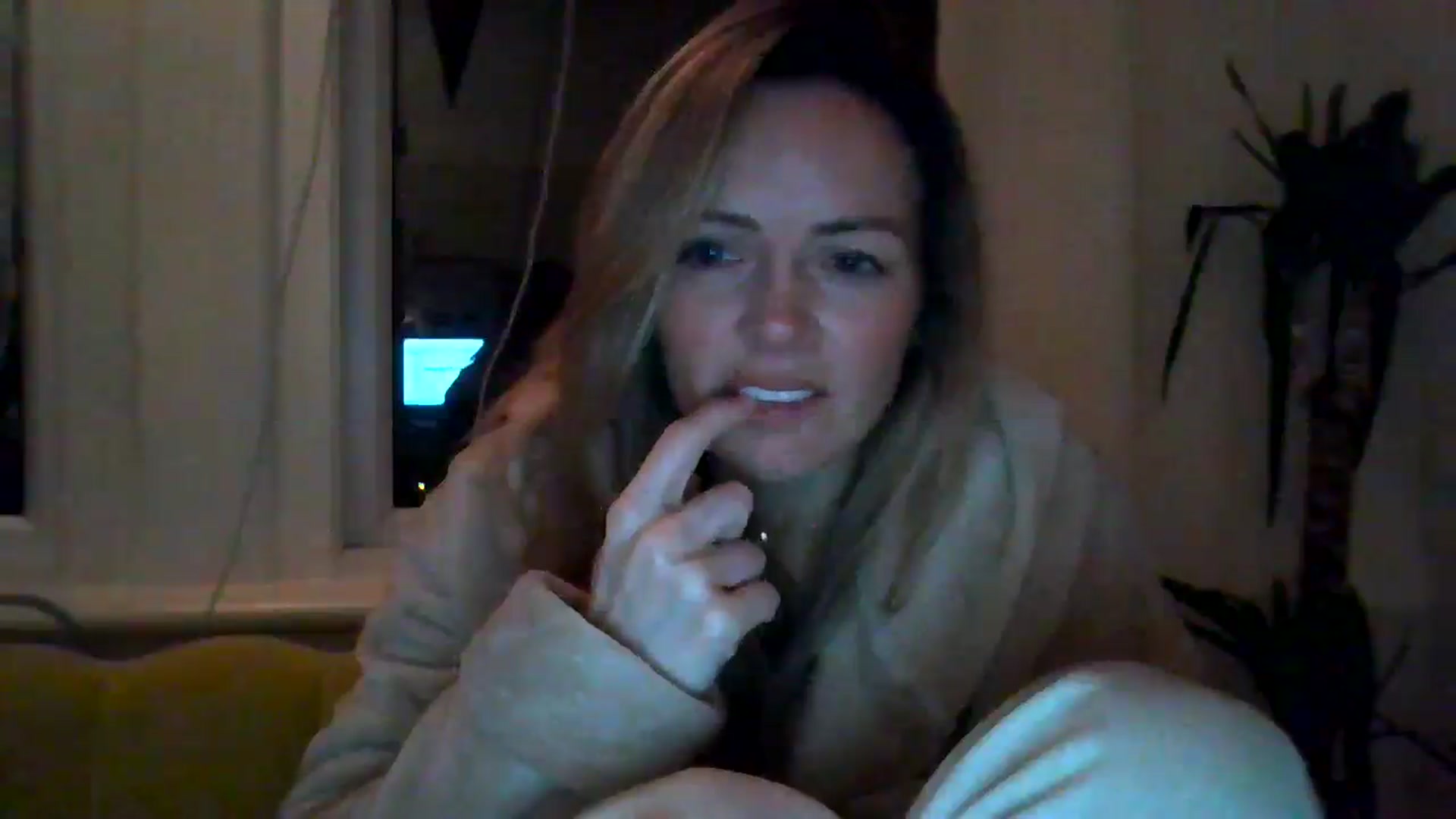 Gallery image thumbnail from Courtney's myfreecams stream on, 05/02/2024, 22:04 image 12 of 20
