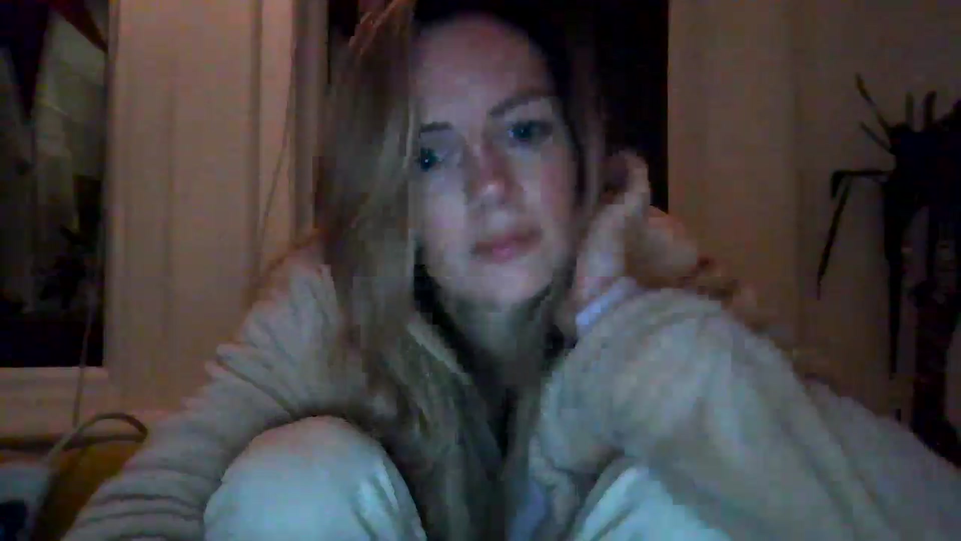 Gallery image thumbnail from Courtney's myfreecams stream on, 05/02/2024, 22:04 image 14 of 20