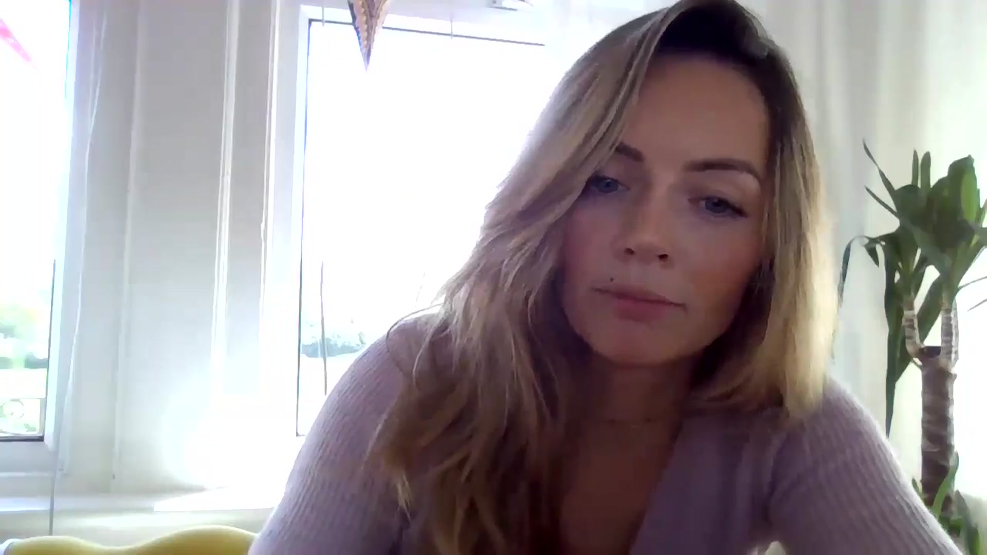 Gallery image thumbnail from Courtney's myfreecams stream on, 05/04/2024, 11:01 image 10 of 20