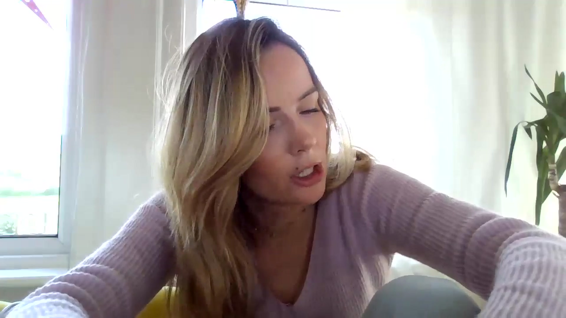 Gallery image thumbnail from Courtney's myfreecams stream on, 05/04/2024, 12:05 image 2 of 20