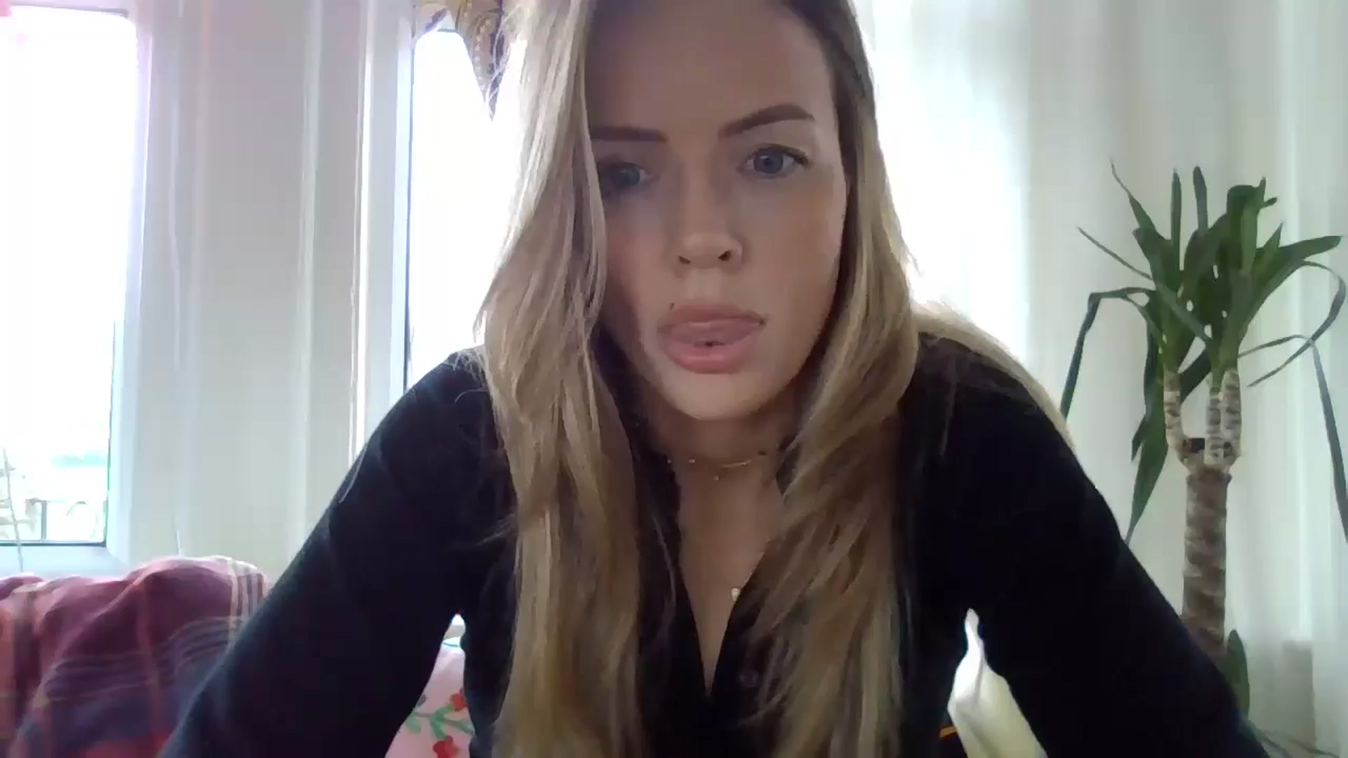 Gallery image thumbnail from Courtney's myfreecams stream on, 05/05/2024, 16:14 image 3 of 20