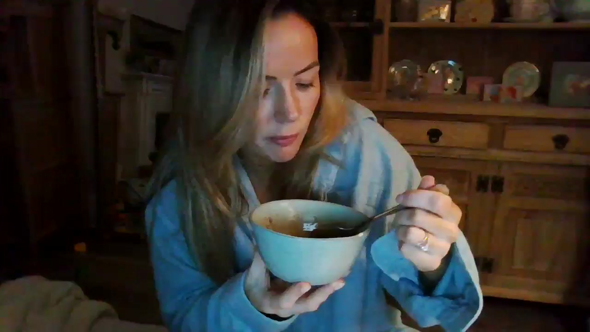 Gallery image thumbnail from Courtney's myfreecams stream on, 05/05/2024, 21:43 image 1 of 20