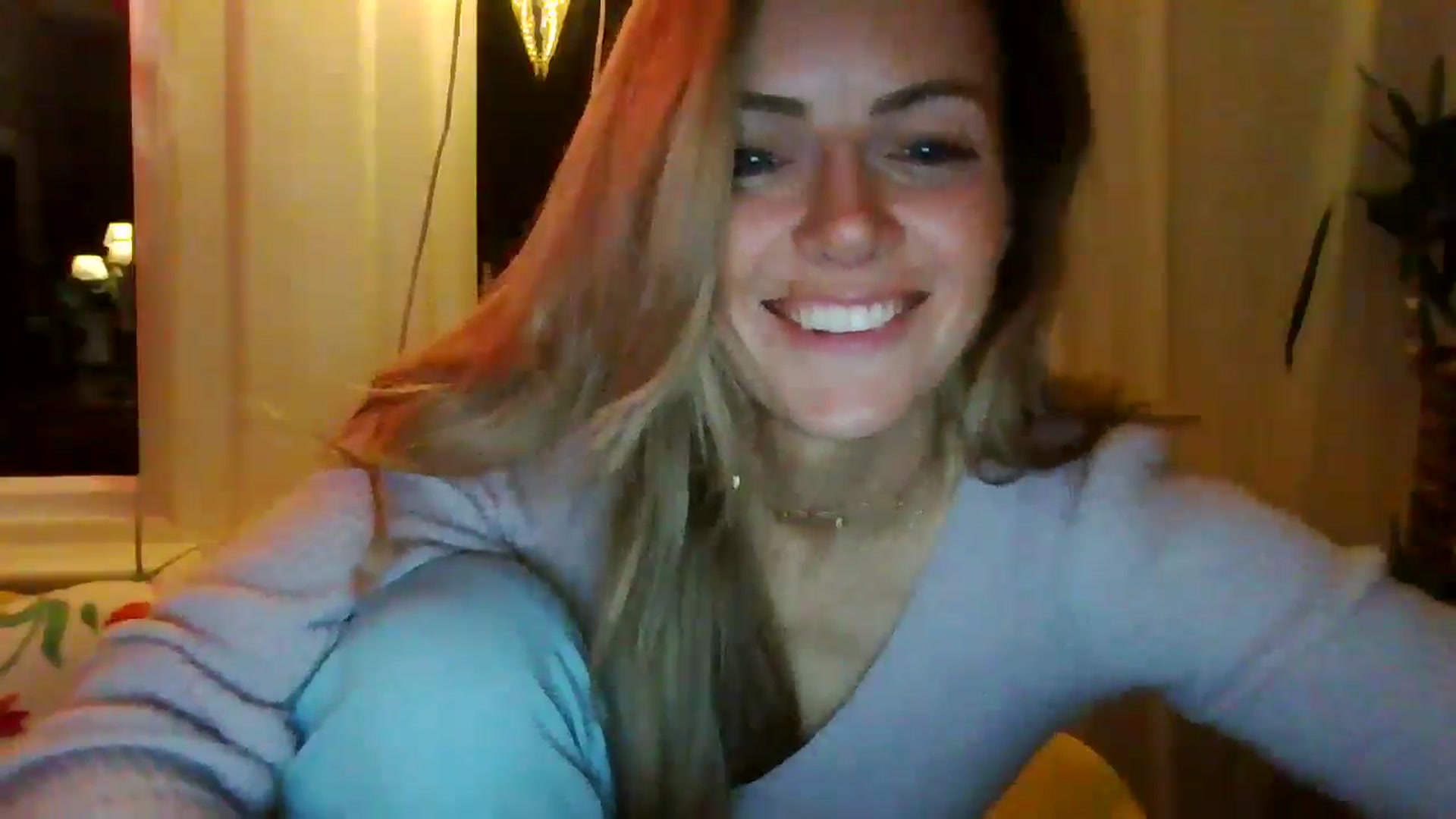 Gallery image thumbnail from Courtney's myfreecams stream on, 05/06/2024, 21:40 image 20 of 20