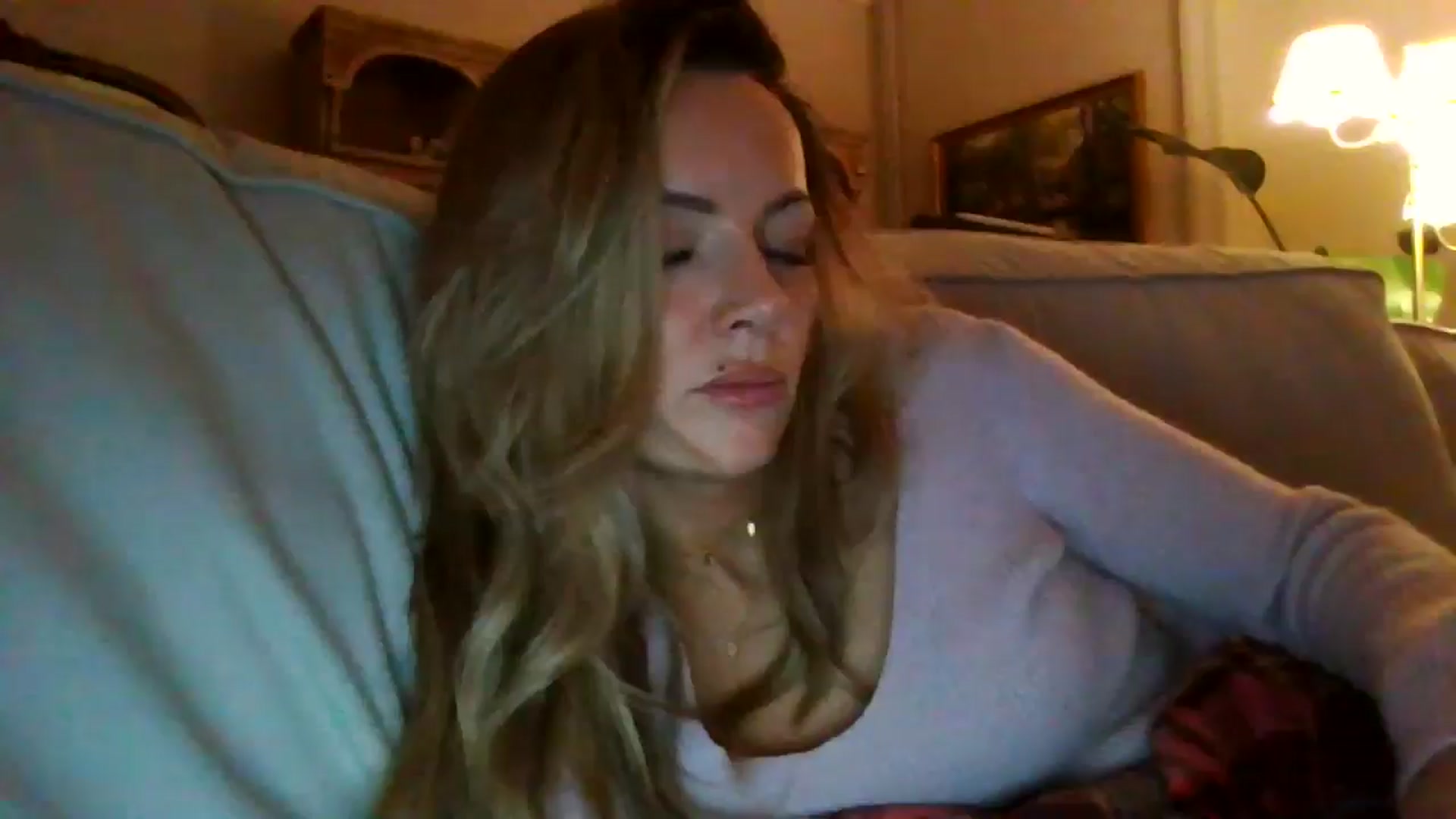 Gallery image thumbnail from Courtney's myfreecams stream on, 05/06/2024, 21:40 image 3 of 20