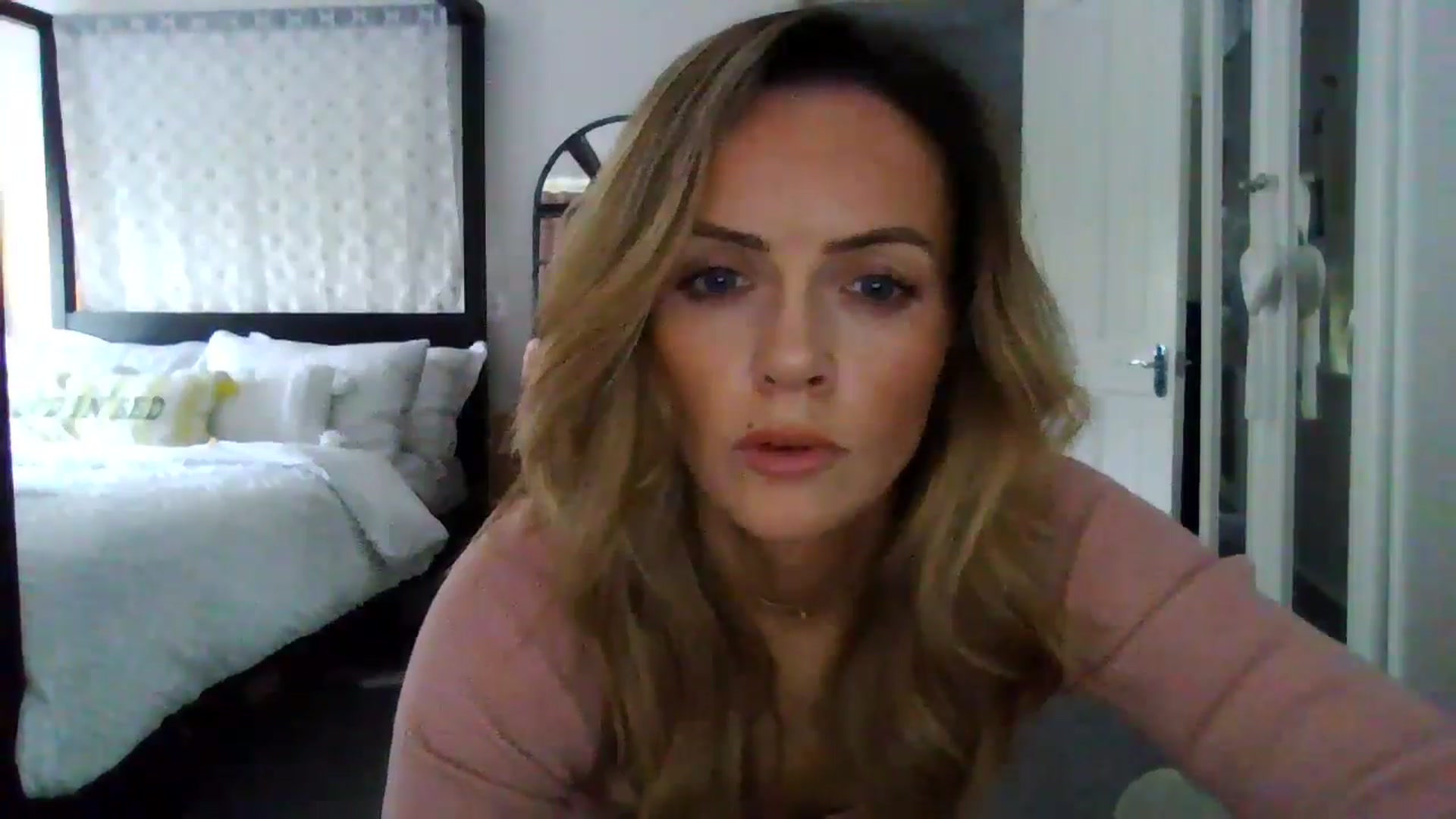 Gallery image thumbnail from Courtney's myfreecams stream on, 05/07/2024, 15:07 image 17 of 20