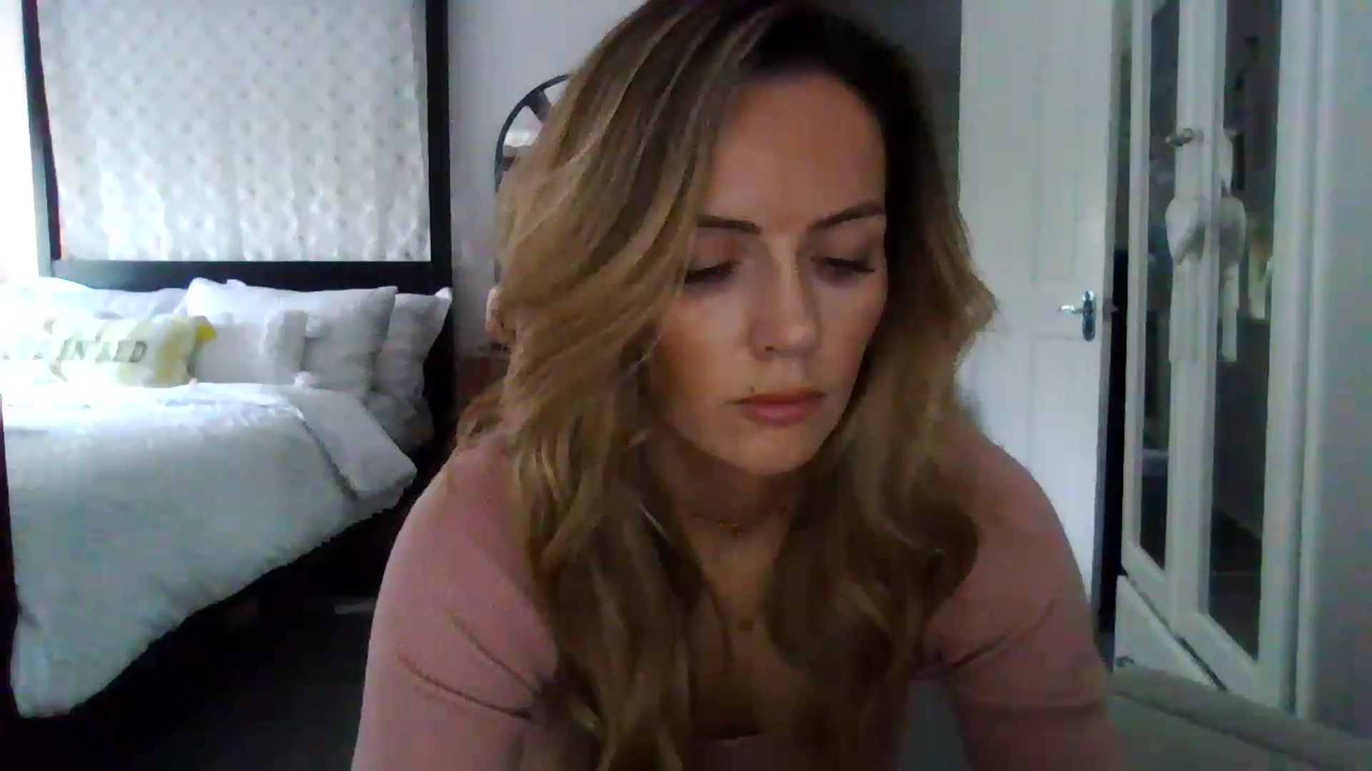 Gallery image thumbnail from Courtney's myfreecams stream on, 05/07/2024, 15:07 image 15 of 20