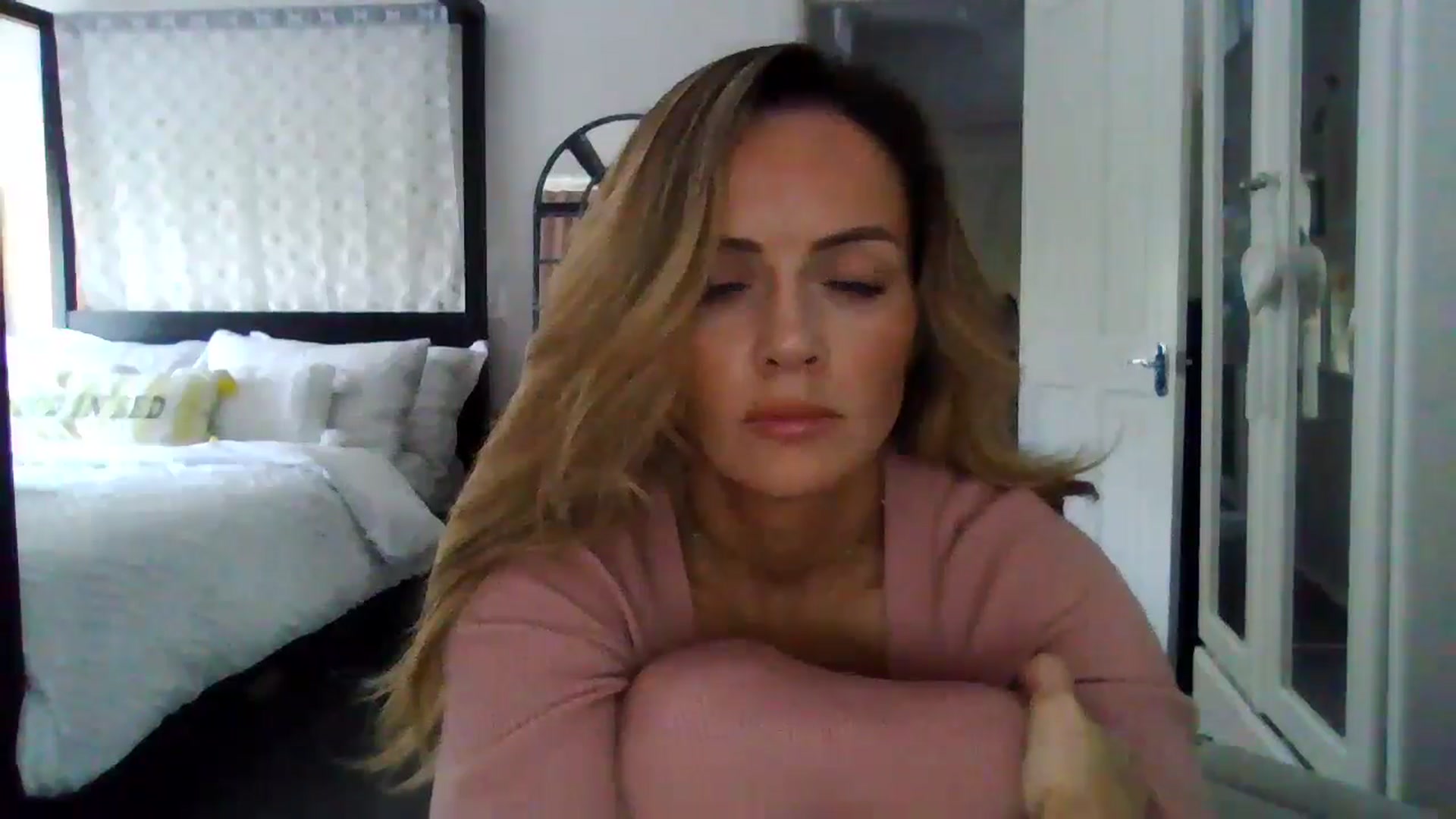 Gallery image thumbnail from Courtney's myfreecams stream on, 05/07/2024, 15:07 image 19 of 20