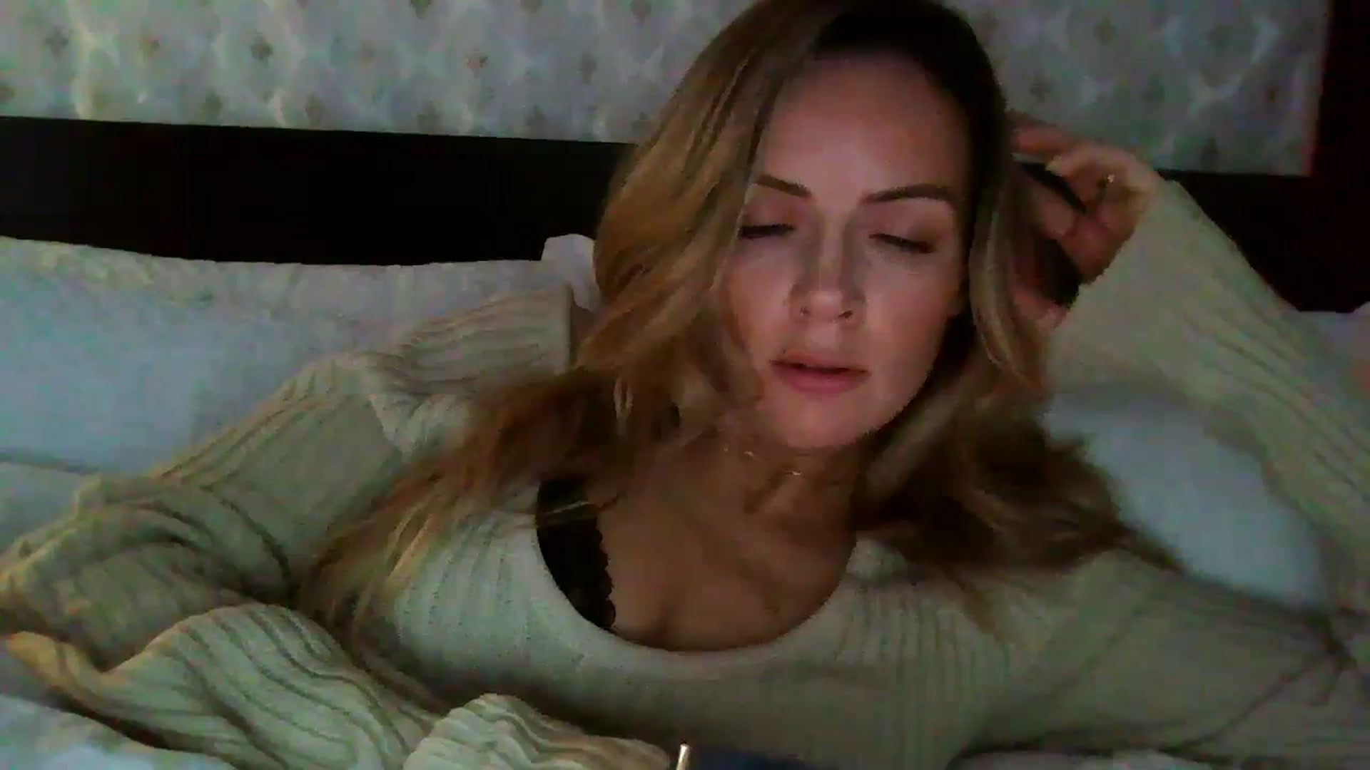 Gallery image thumbnail from Courtney's myfreecams stream on, 05/07/2024, 16:35 image 15 of 20