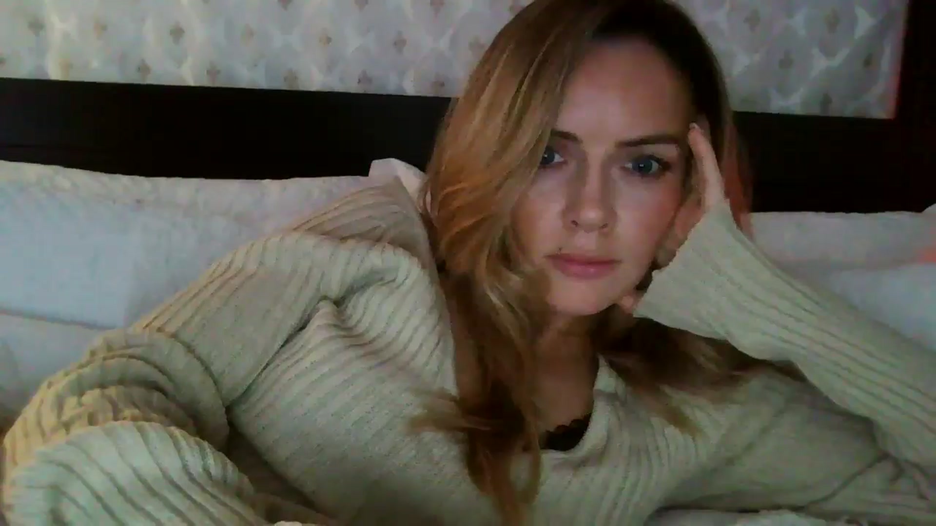 Gallery image thumbnail from Courtney's myfreecams stream on, 05/07/2024, 16:35 image 14 of 20