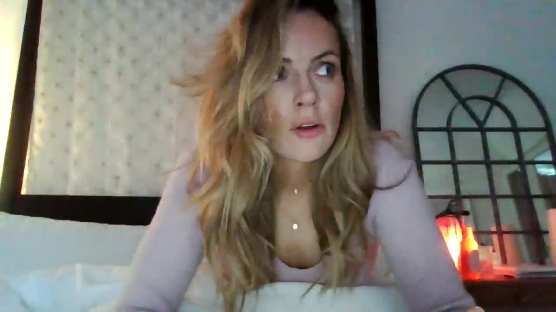 Gallery image thumbnail from Courtney's myfreecams stream on, 05/07/2024, 17:19 image 13 of 20