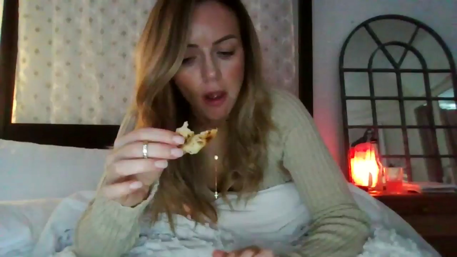 Gallery image thumbnail from Courtney's myfreecams stream on, 05/07/2024, 17:19 image 3 of 20