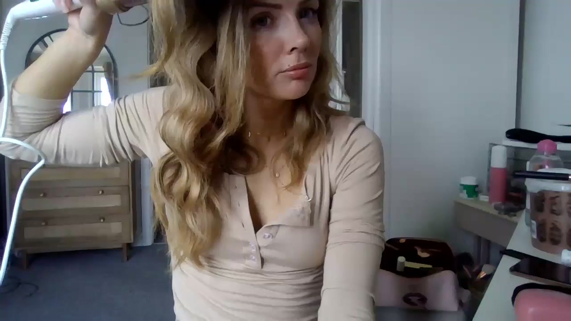 Gallery image thumbnail from Courtney's myfreecams stream on, 05/09/2024, 10:56 image 10 of 20