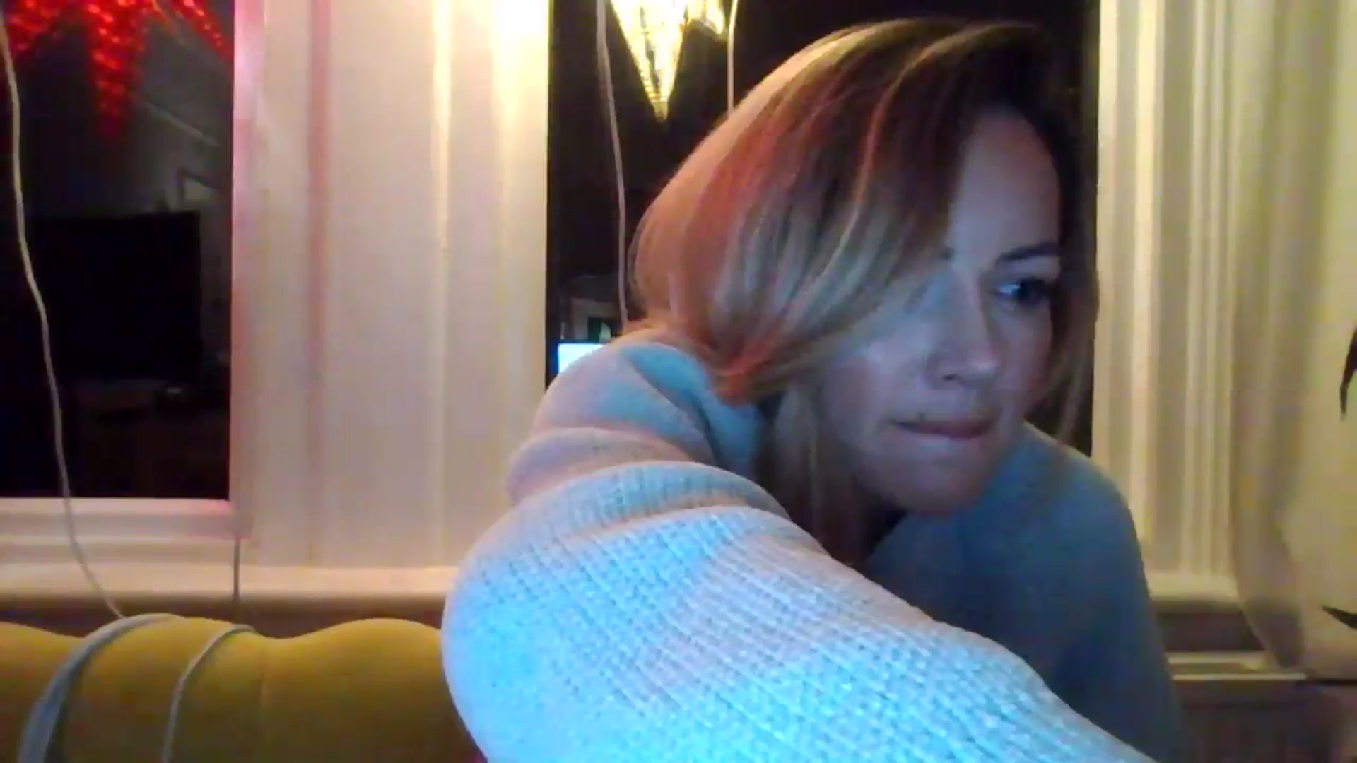 Gallery image thumbnail from Courtney's myfreecams stream on, 05/13/2024, 22:41 image 14 of 20