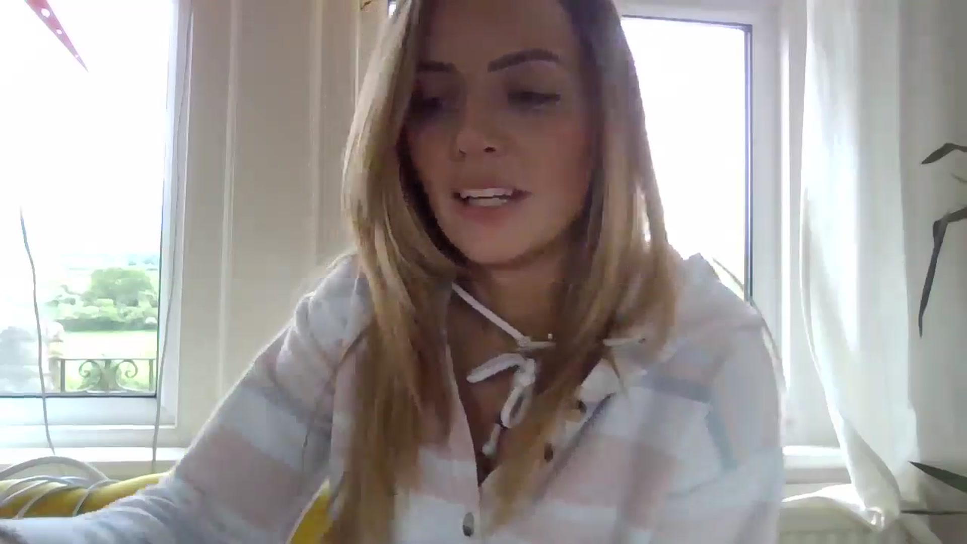 Gallery image thumbnail from Courtney's myfreecams stream on, 05/14/2024, 16:24 image 7 of 20