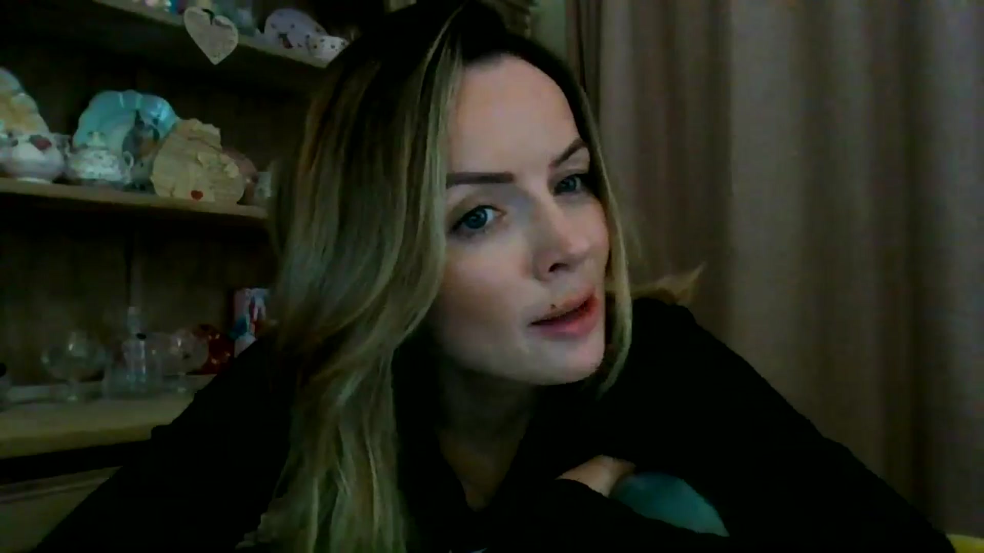 Gallery image thumbnail from Courtney's myfreecams stream on, 05/31/2024, 09:50 image 16 of 20