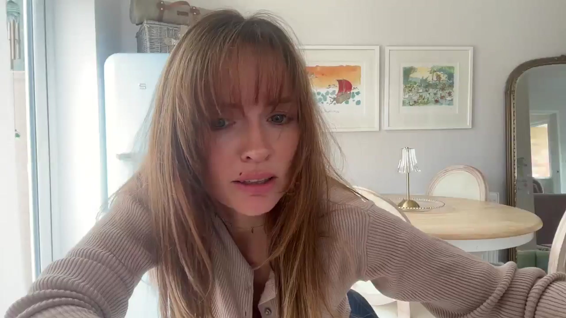 Gallery image thumbnail from Courtney's myfreecams stream on, 05/19/2025, 12:31 image 3 of 20