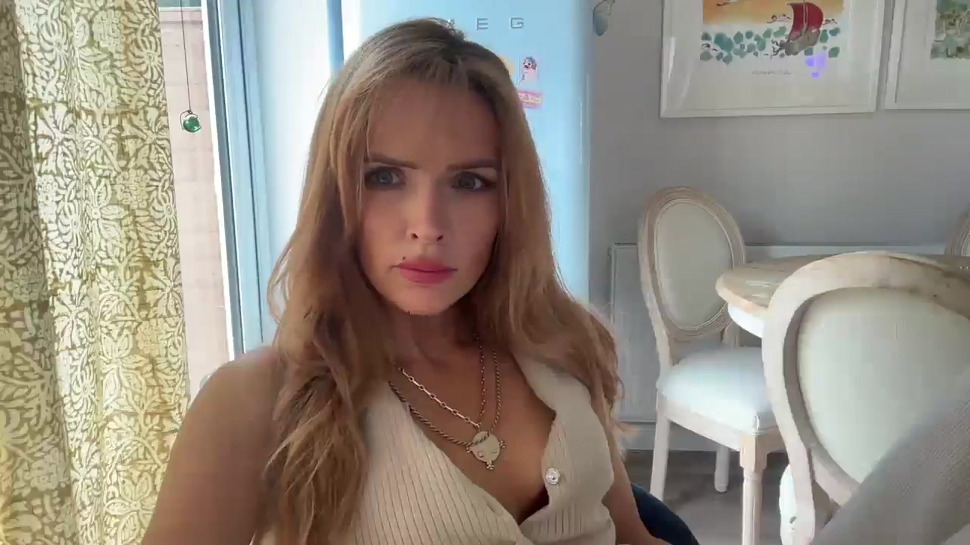 Gallery image thumbnail from Courtney's myfreecams stream on, 06/10/2025, 17:17 image 2 of 20