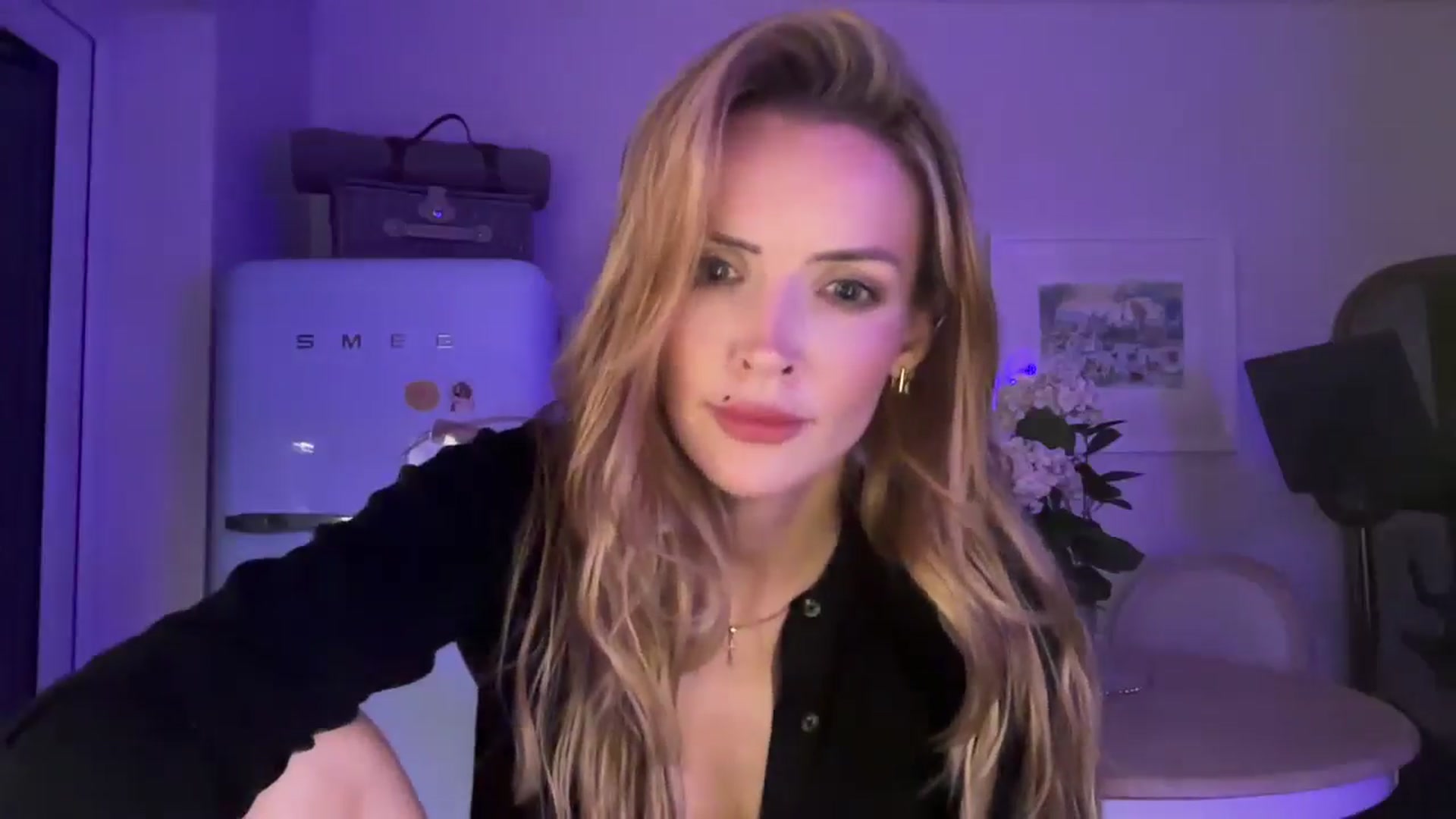 Gallery image thumbnail from Courtney's myfreecams stream on, 06/13/2025, 23:22 image 9 of 20