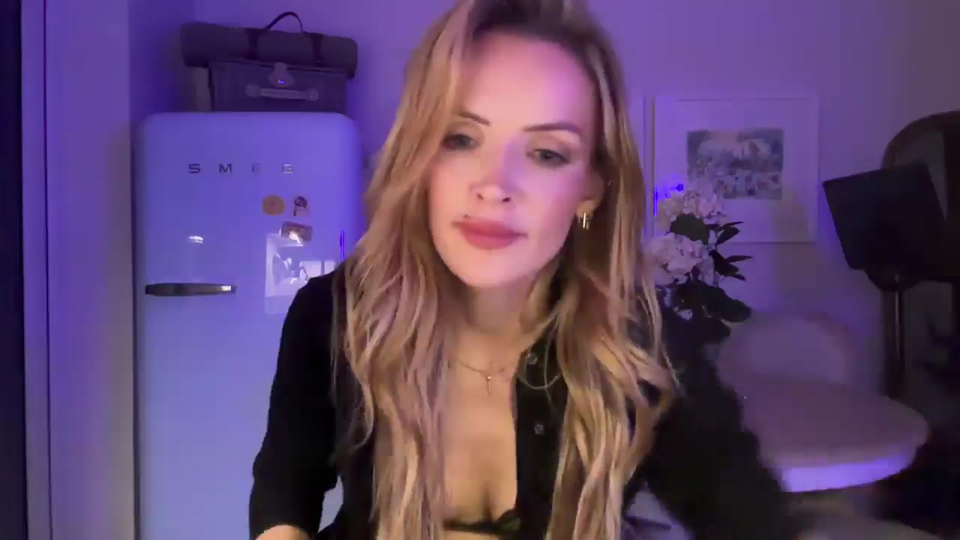 Gallery image thumbnail from Courtney's myfreecams stream on, 06/13/2025, 23:22 image 10 of 20