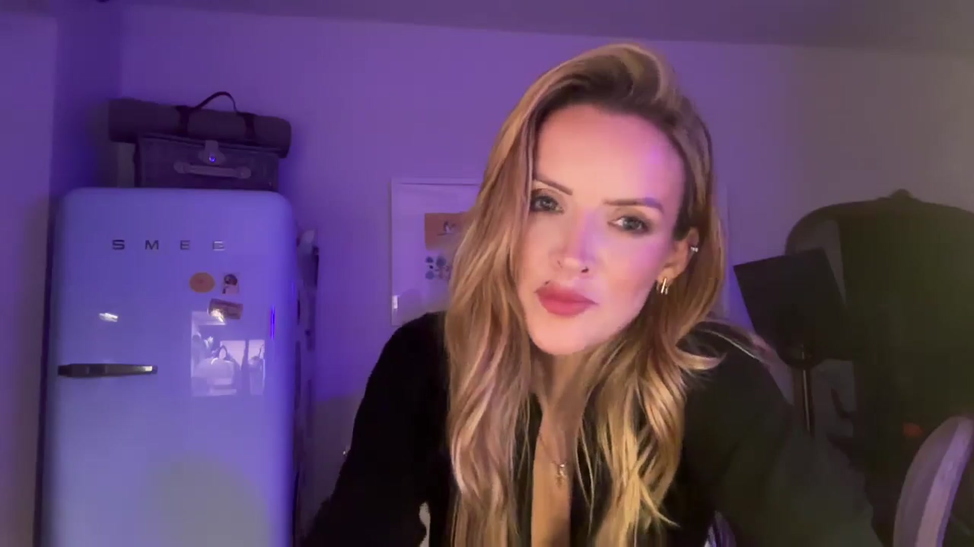 Gallery image thumbnail from Courtney's myfreecams stream on, 06/13/2025, 23:22 image 17 of 20