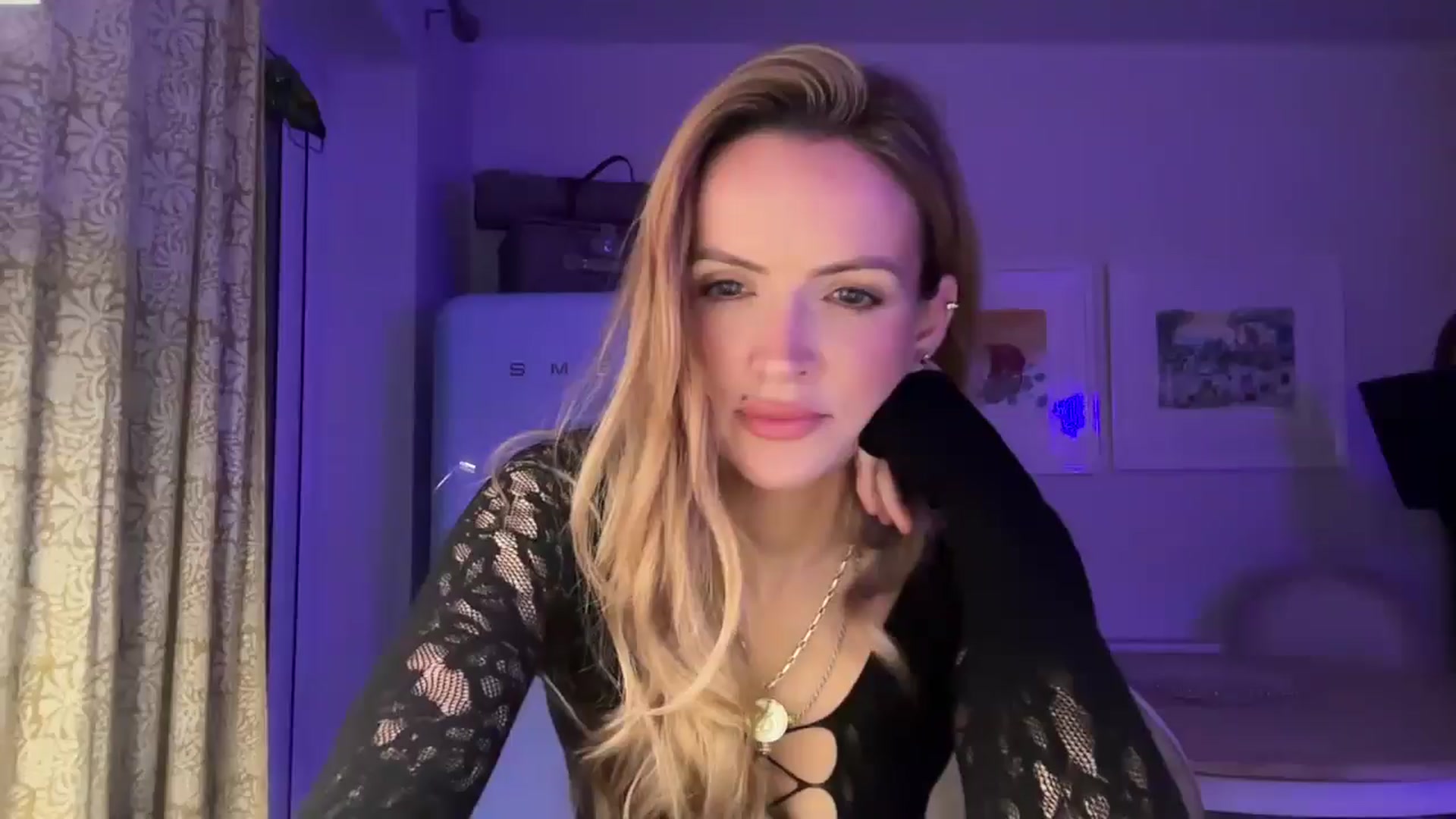 Gallery image thumbnail from Courtney's myfreecams stream on, 06/17/2025, 23:13 image 5 of 20